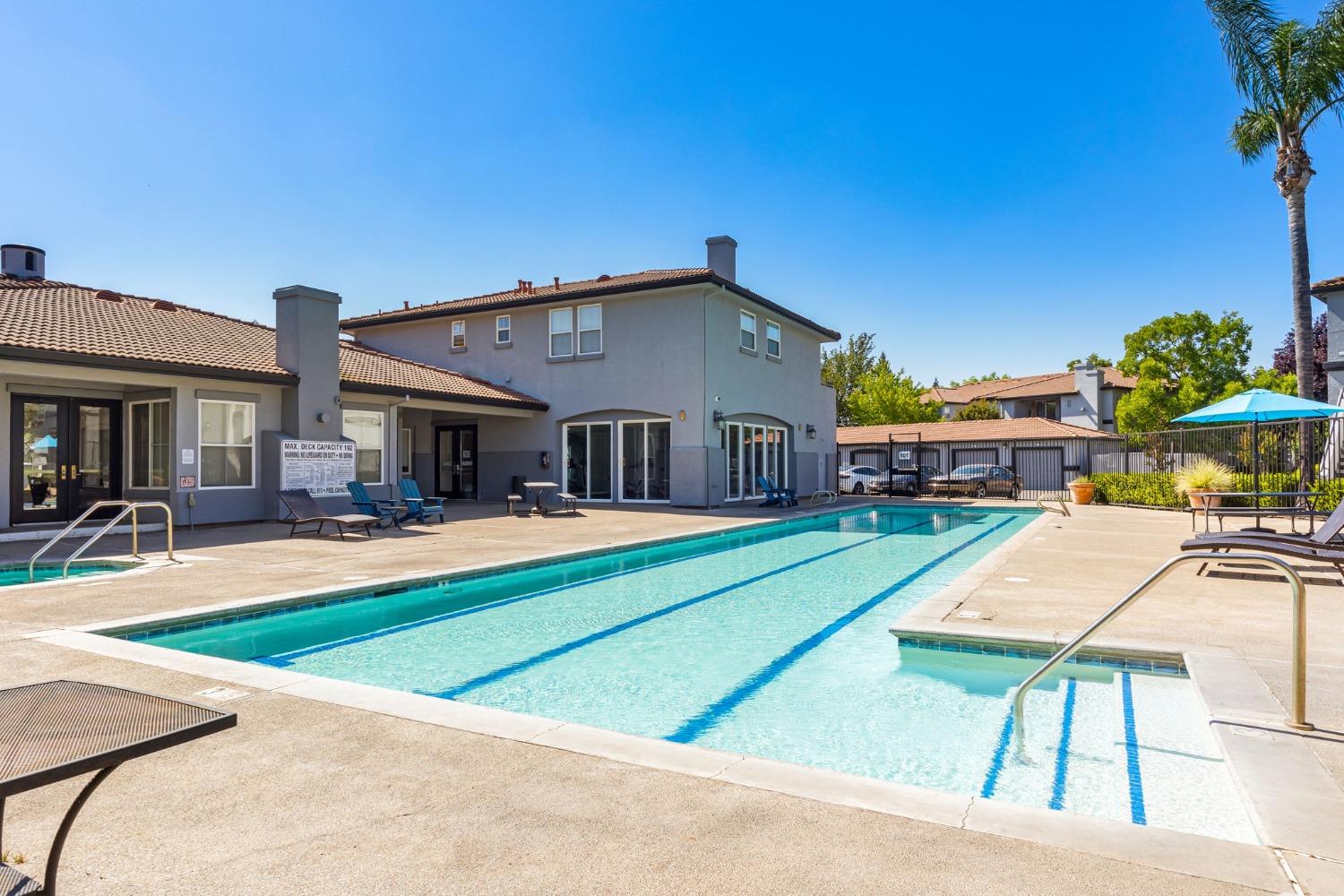 5201 Laguna Oaks Drive 200