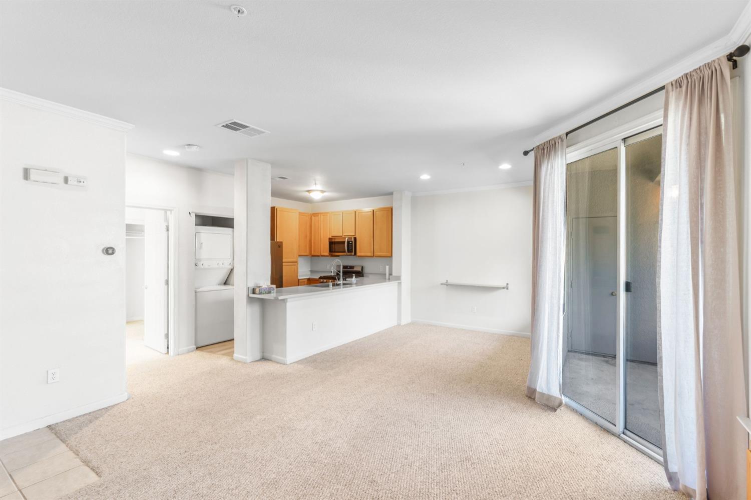 5201 Laguna Oaks Drive 200