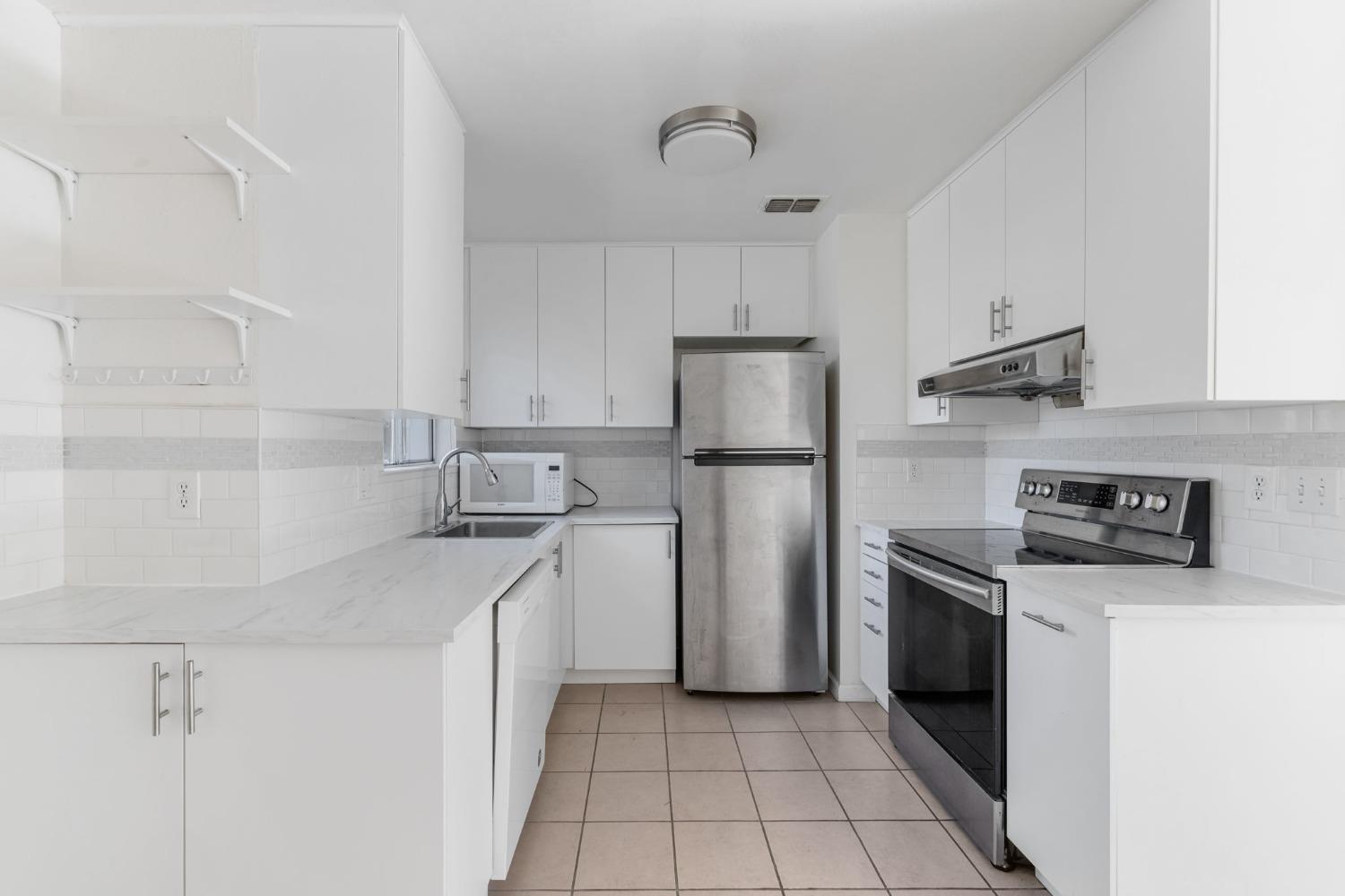 100 Balcaro Way 40