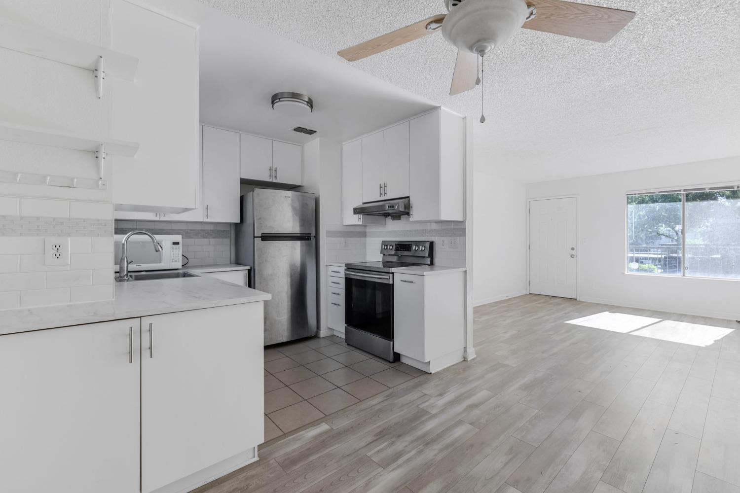 100 Balcaro Way 40