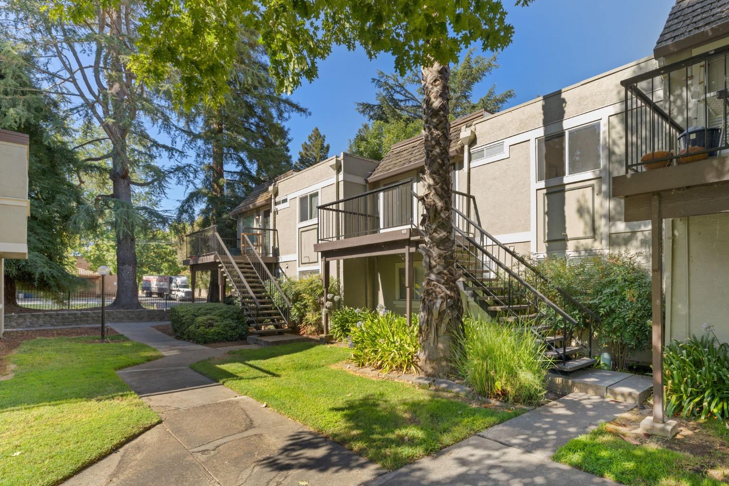100 Balcaro Way 40