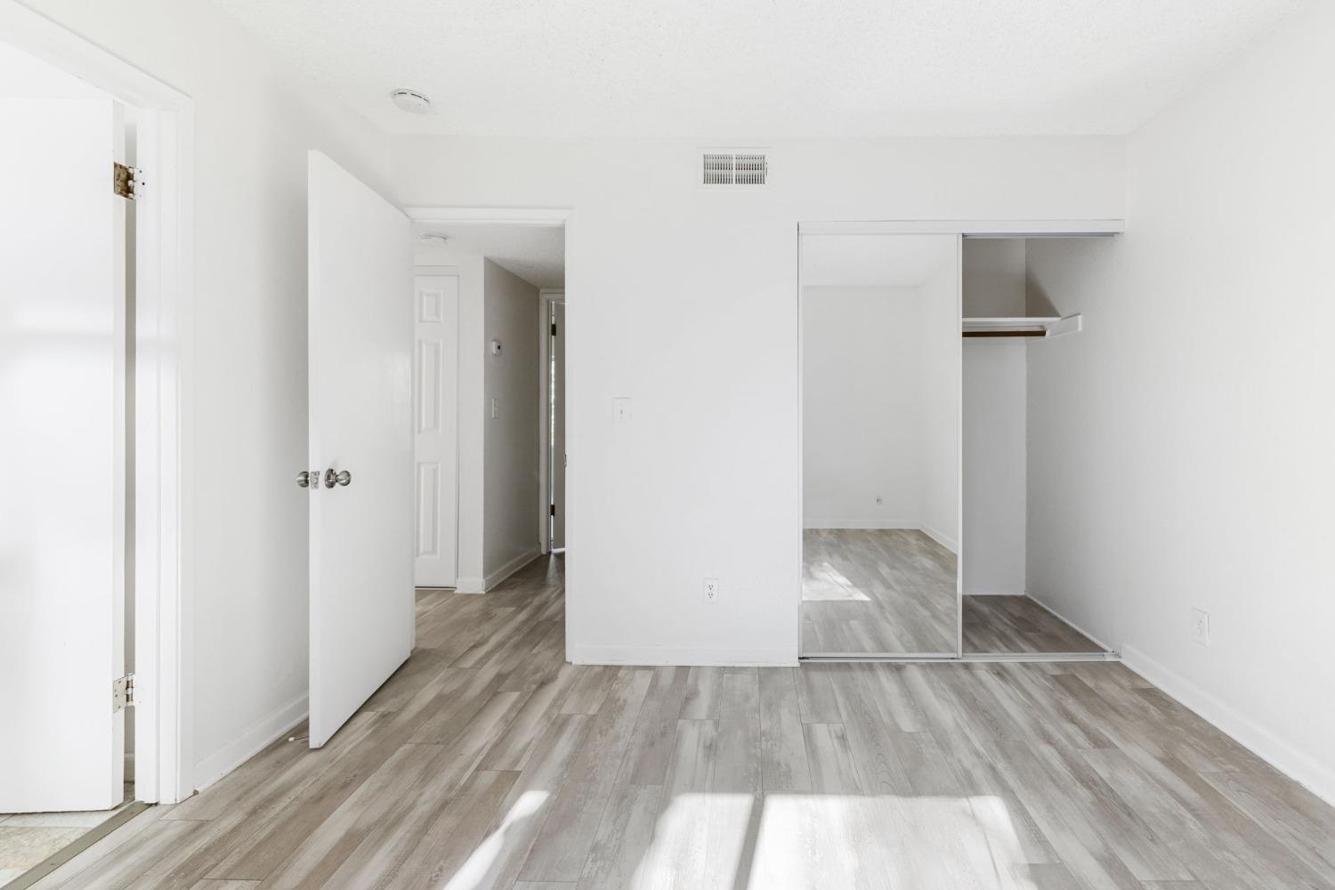 100 Balcaro Way 40