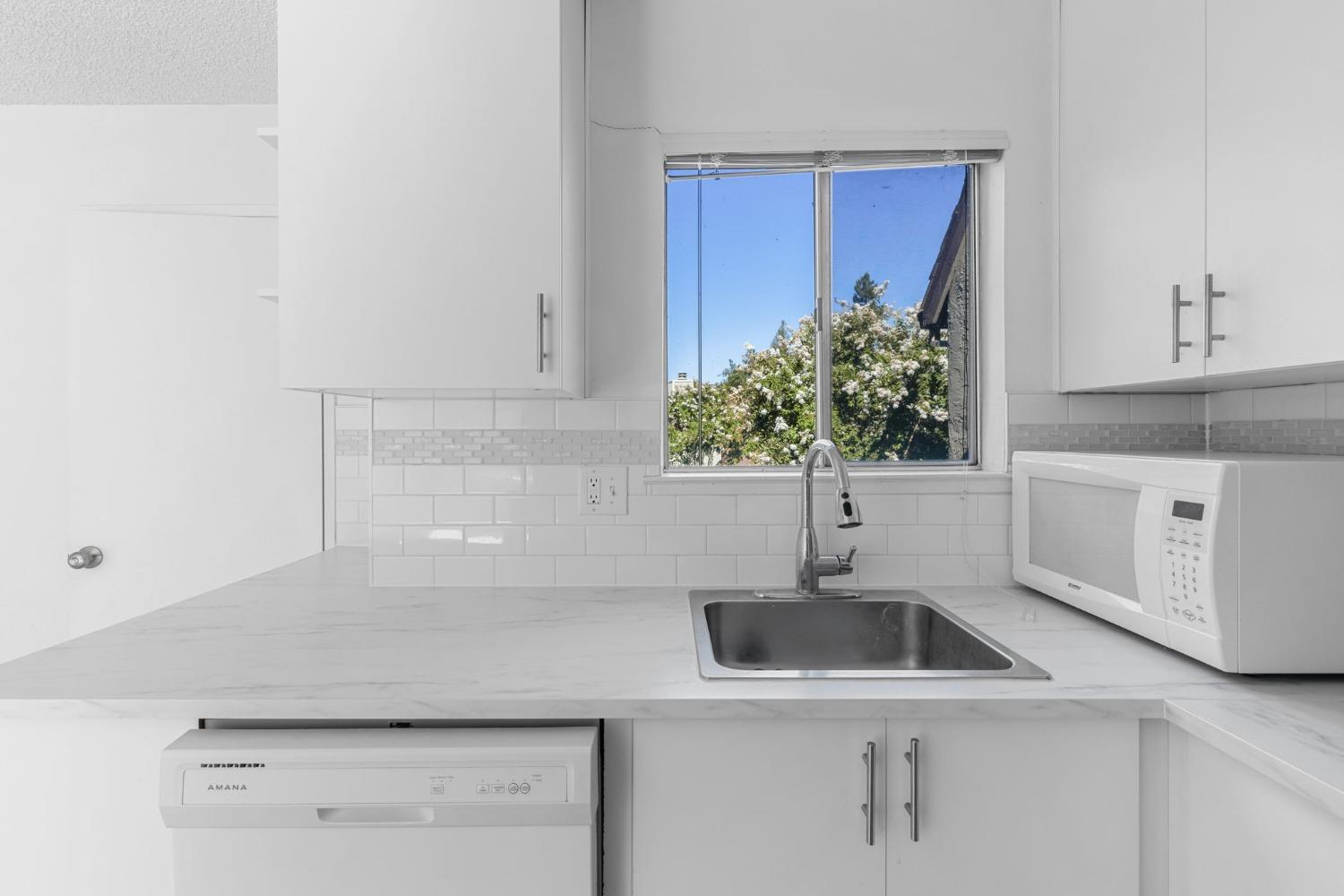 100 Balcaro Way 40
