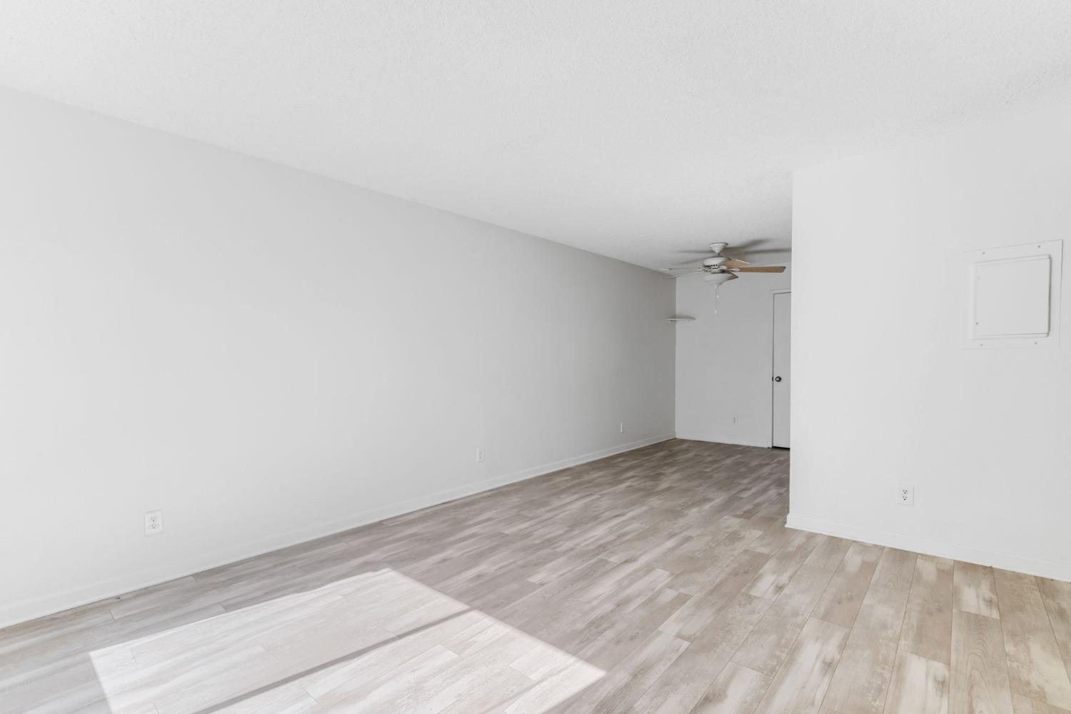 100 Balcaro Way 40