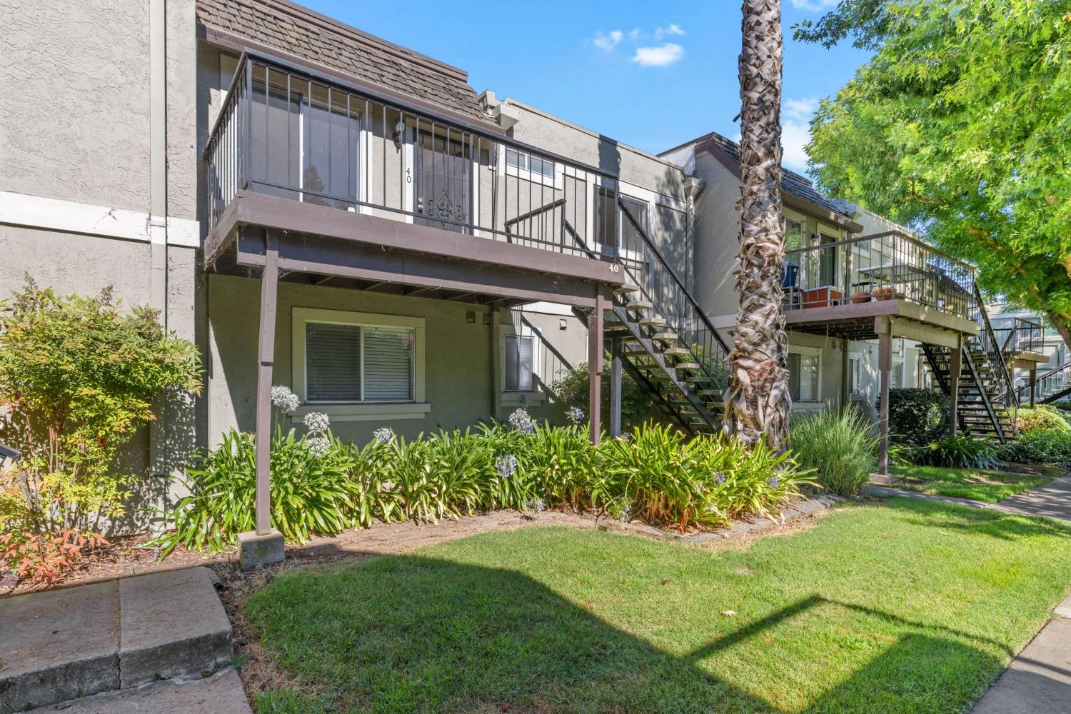 100 Balcaro Way 40