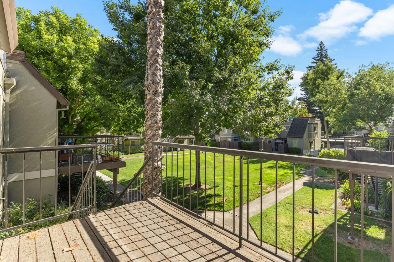 100 Balcaro Way 40