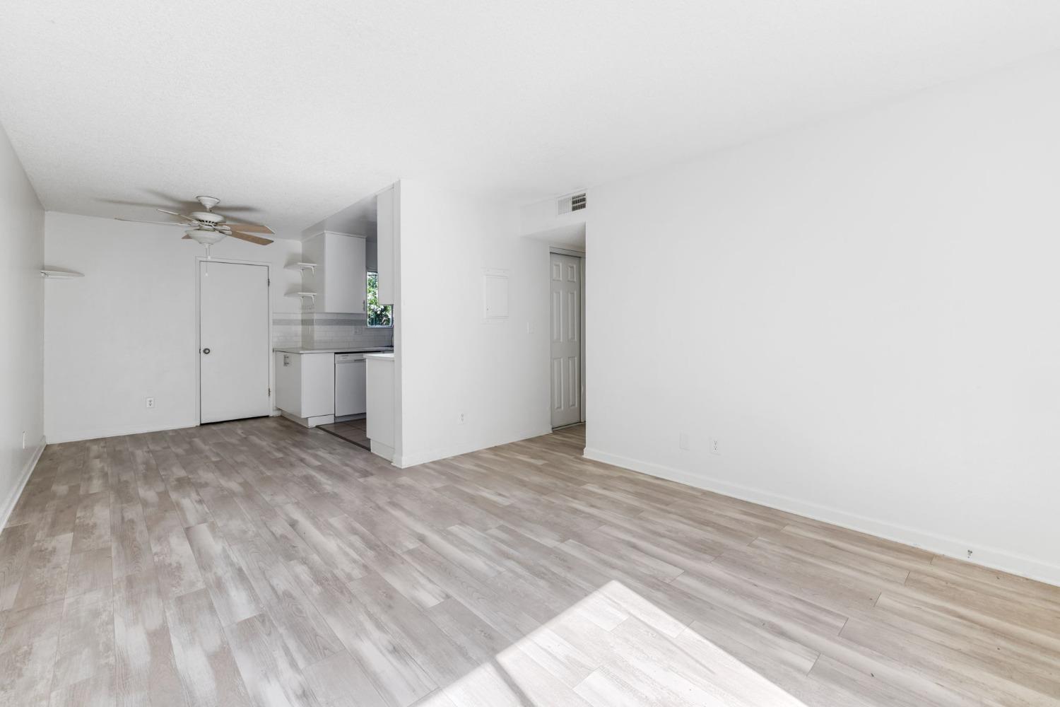 100 Balcaro Way 40