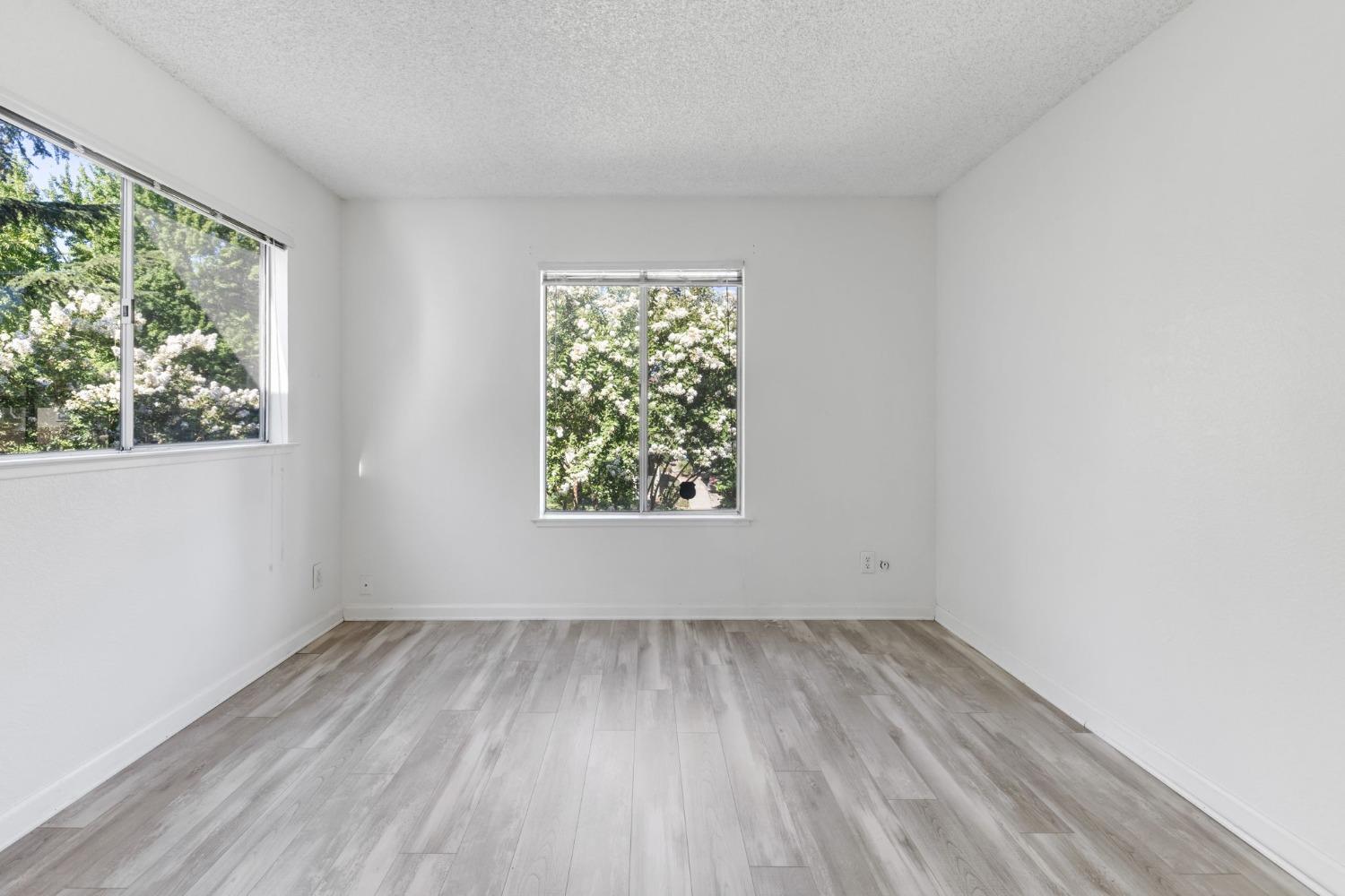 100 Balcaro Way 40