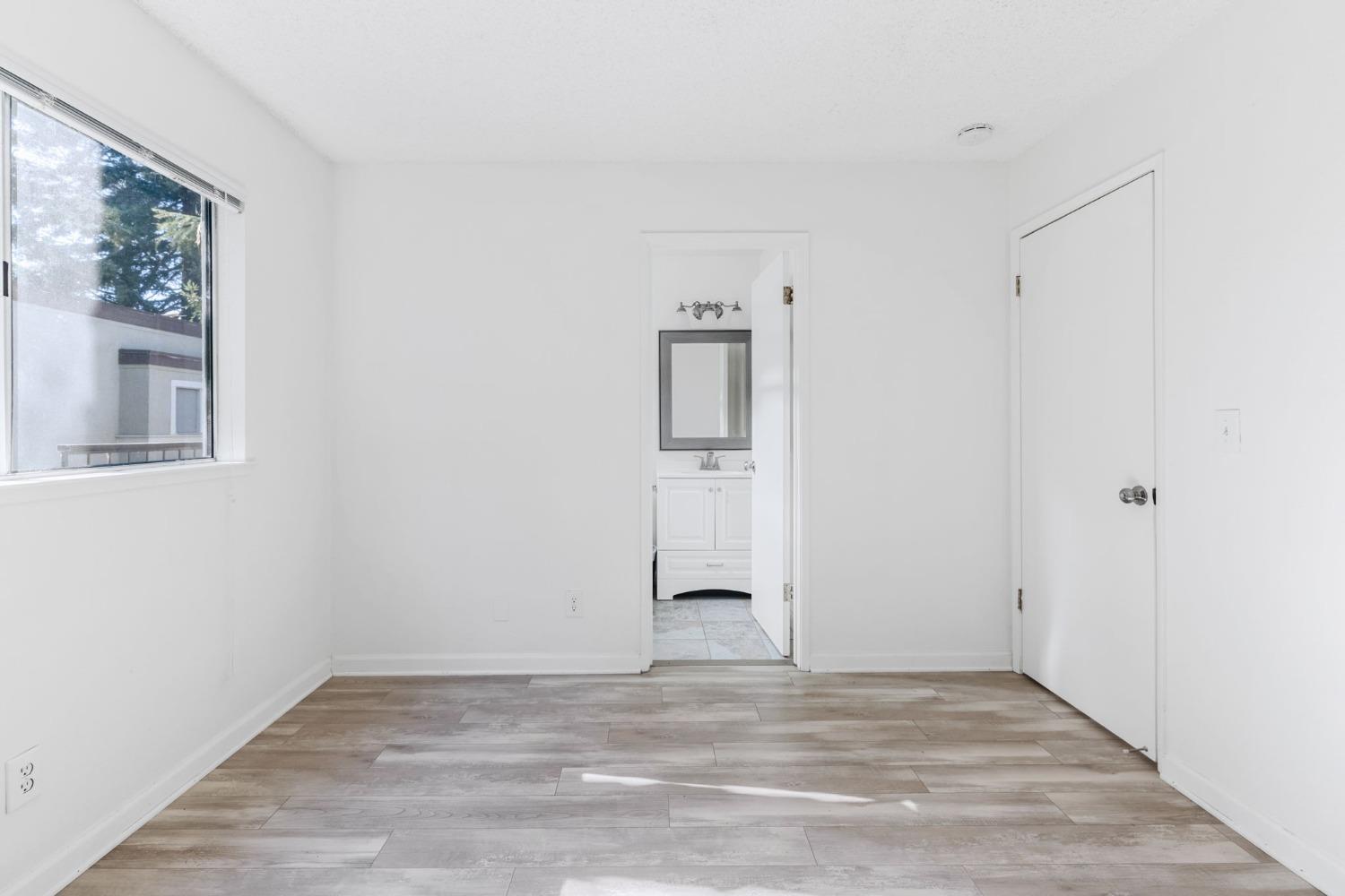 100 Balcaro Way 40