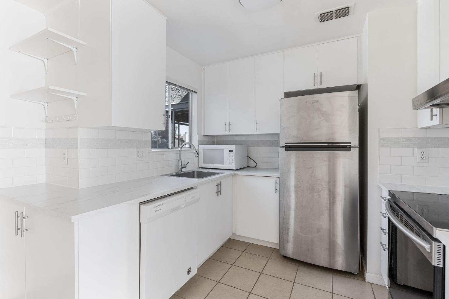 100 Balcaro Way 40