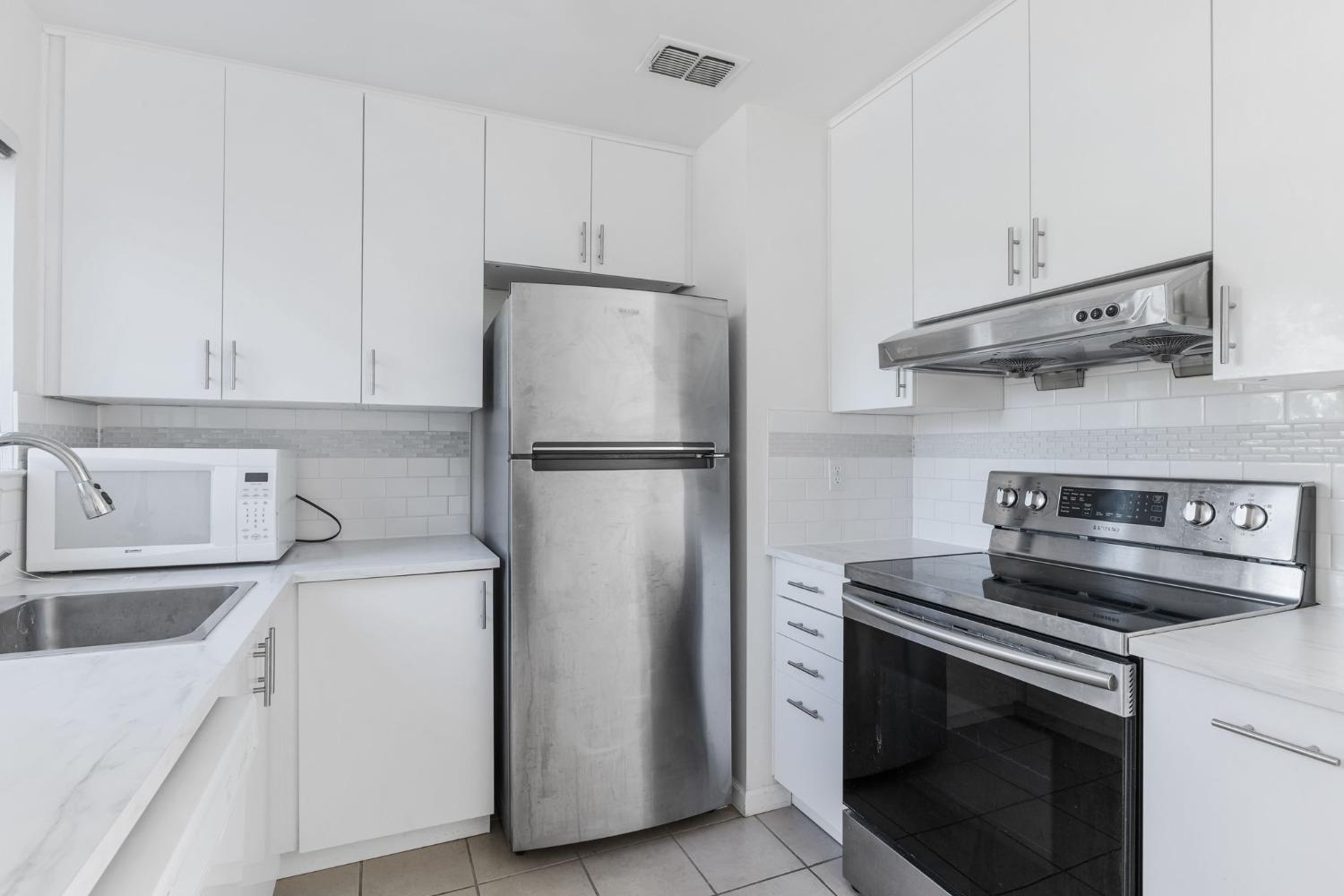 100 Balcaro Way 40