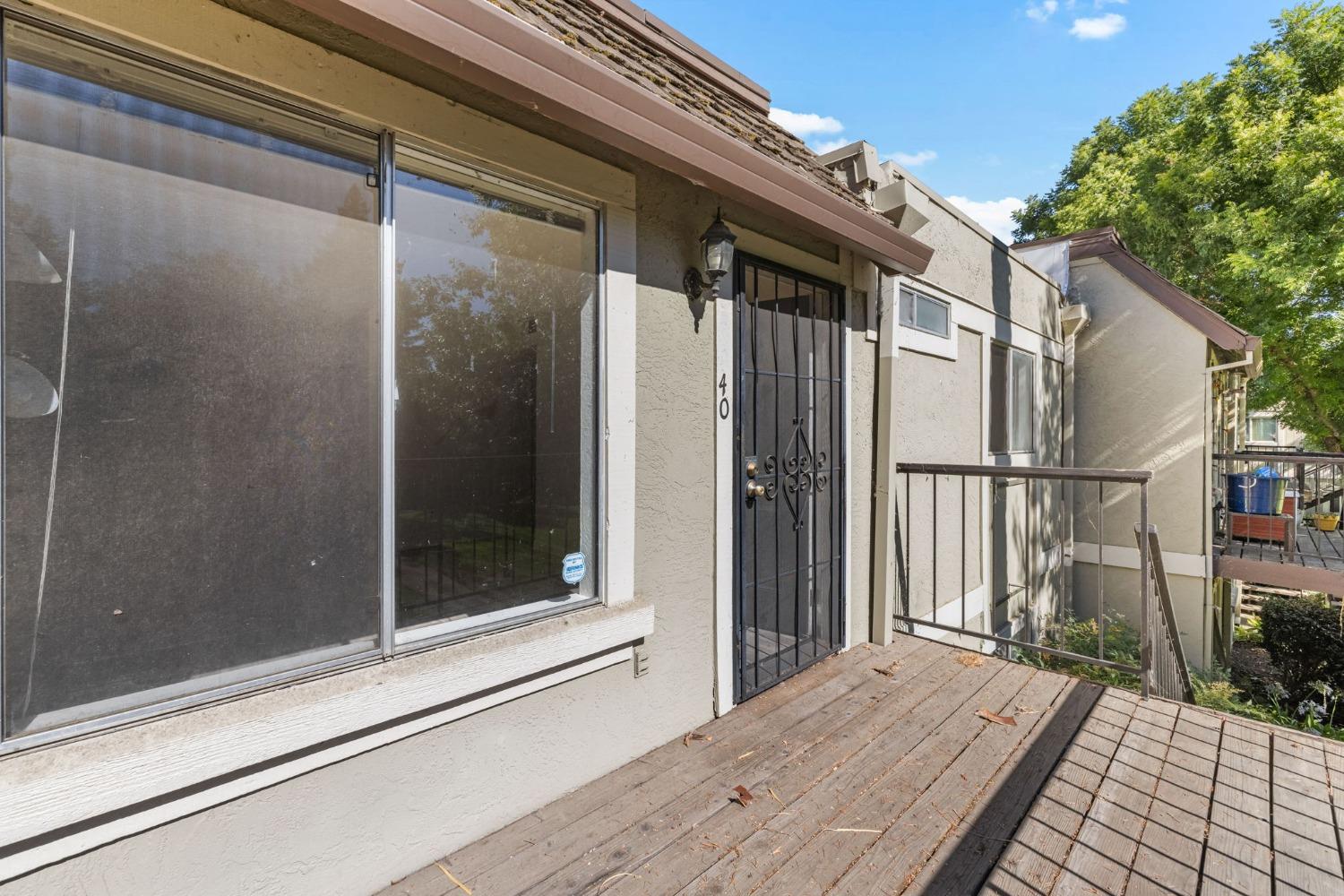 100 Balcaro Way 40