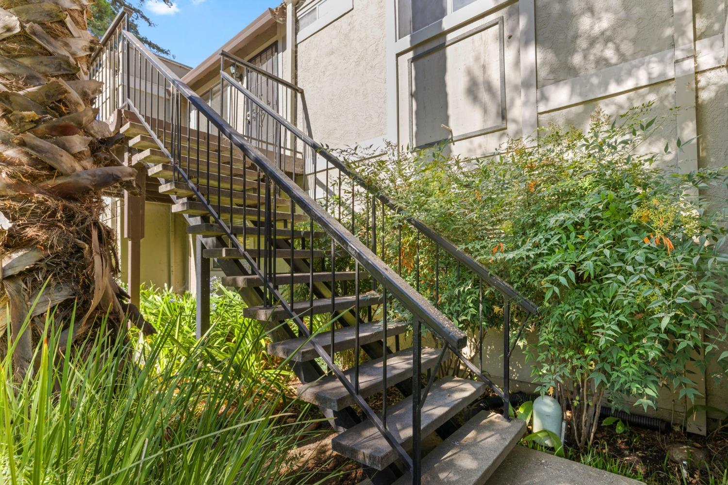 100 Balcaro Way 40