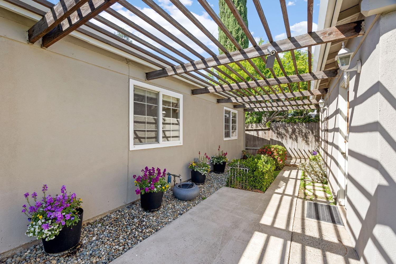5546 Portola Circle