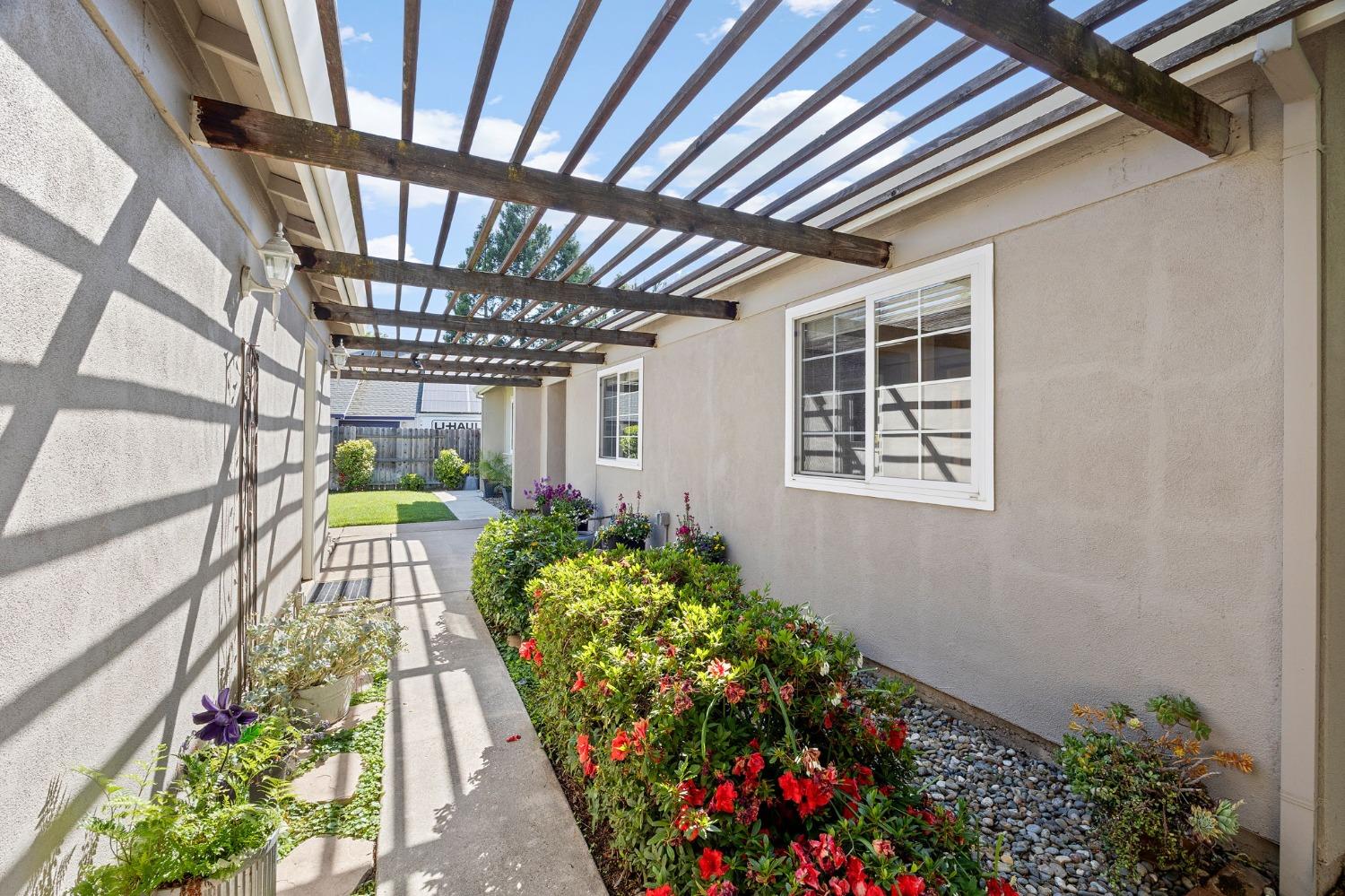 5546 Portola Circle