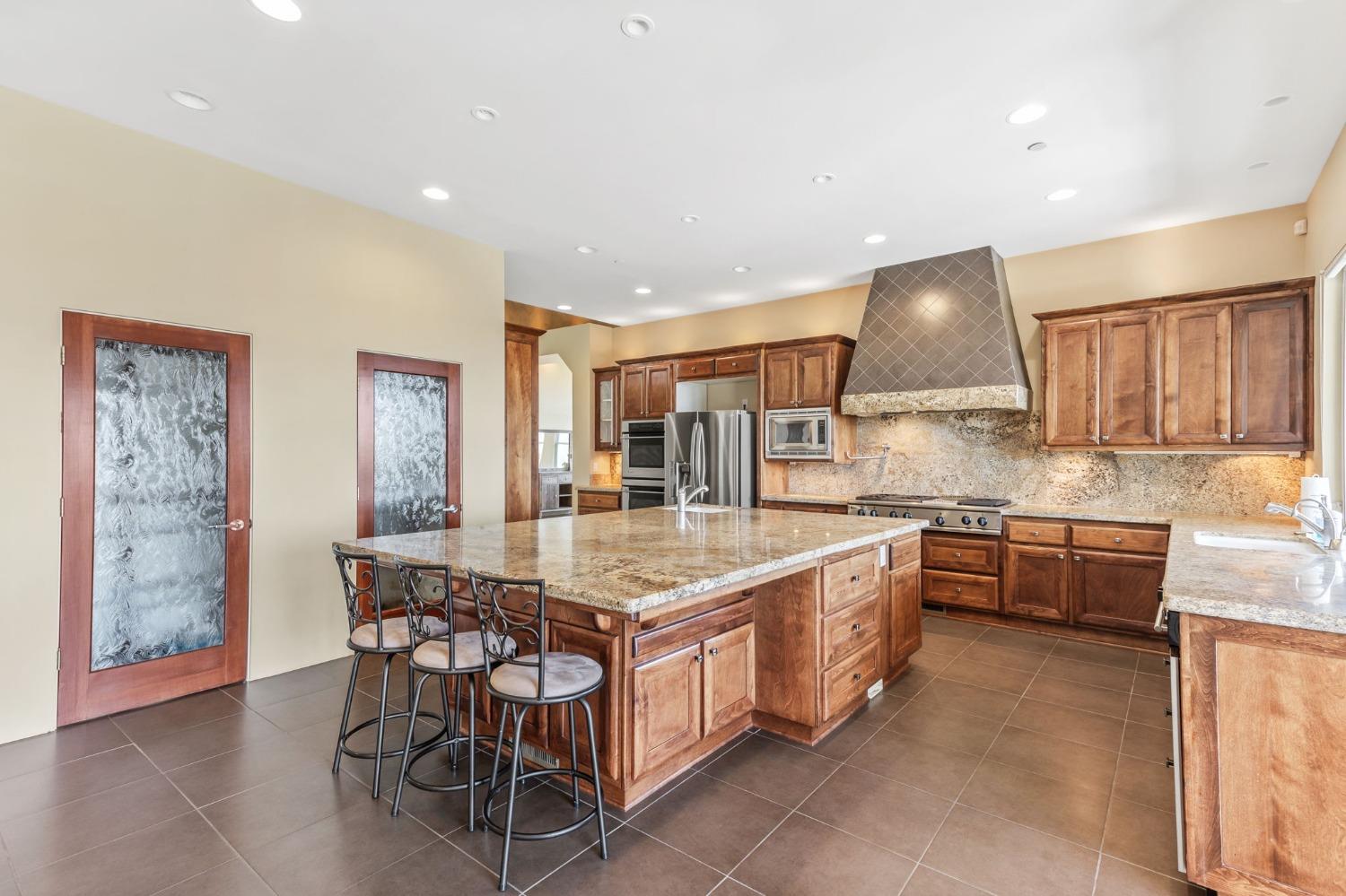 822 Sunnyslope Way
