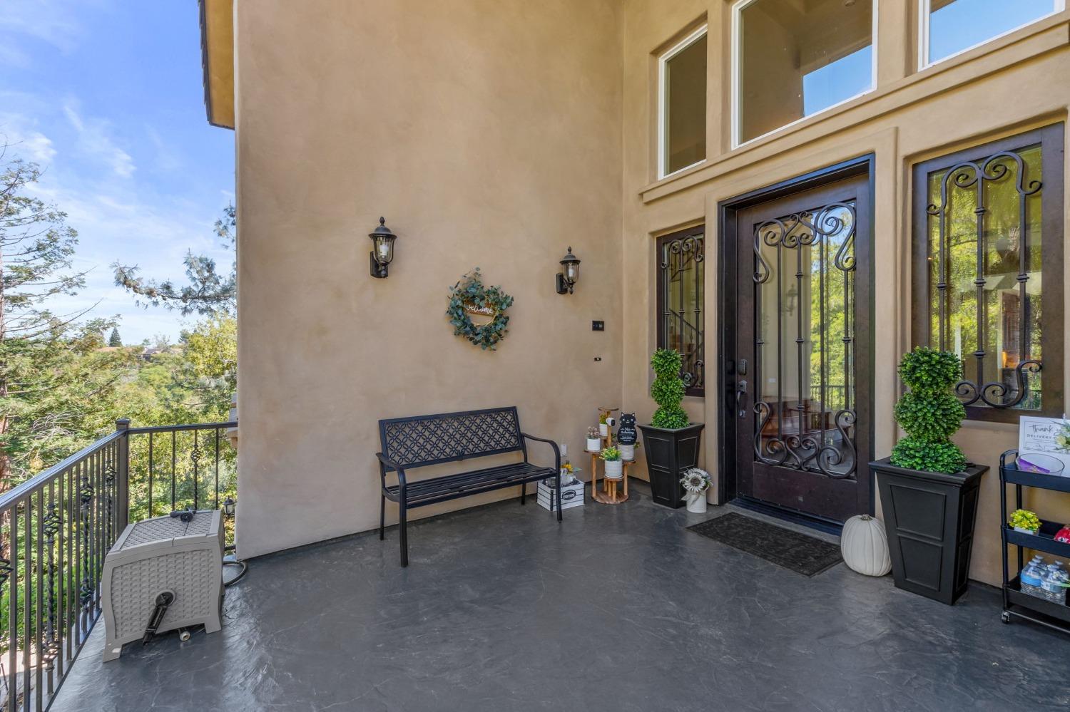 822 Sunnyslope Way