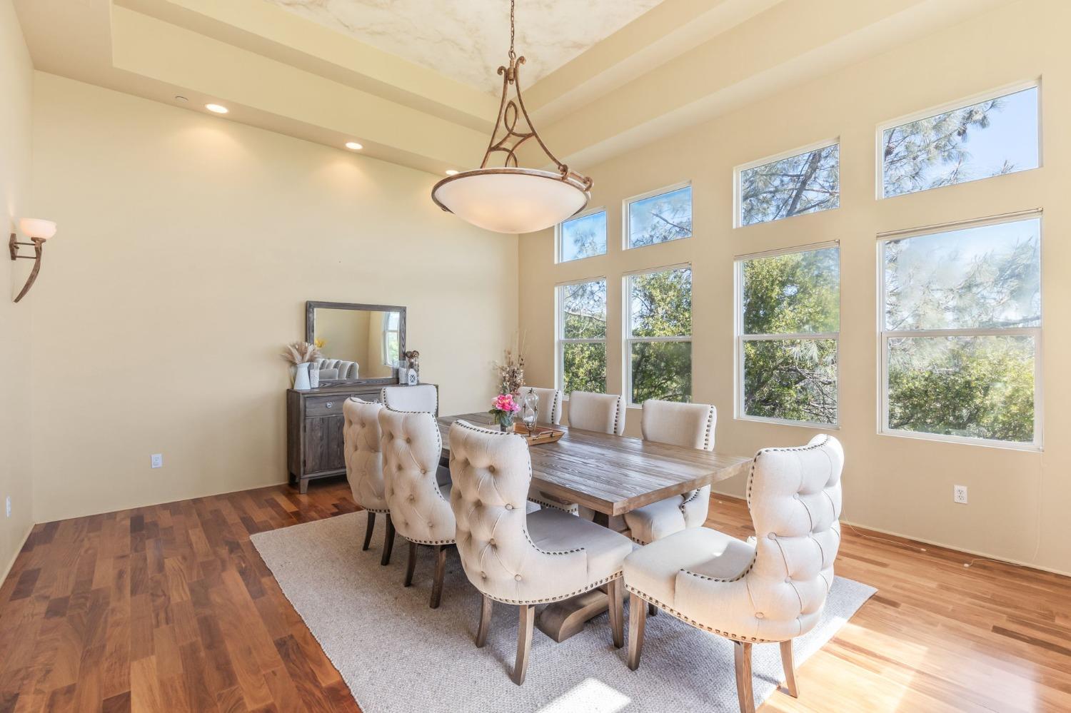 822 Sunnyslope Way