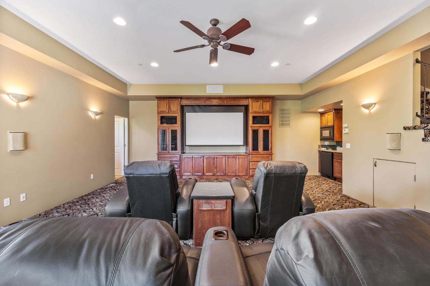 822 Sunnyslope Way