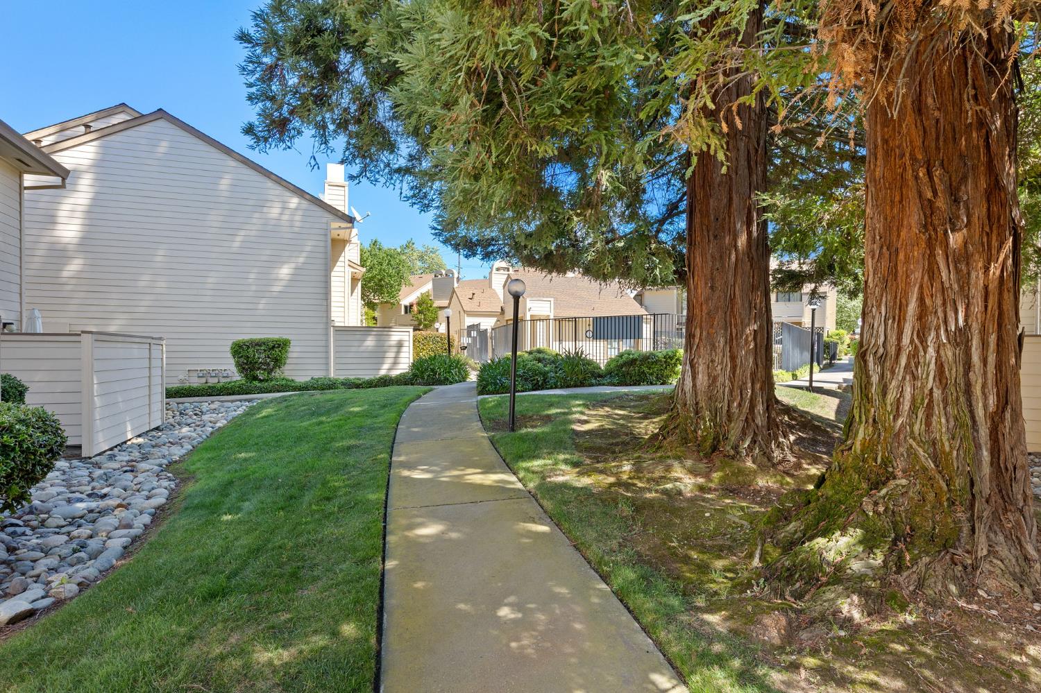 5617 Walnut Avenue 15