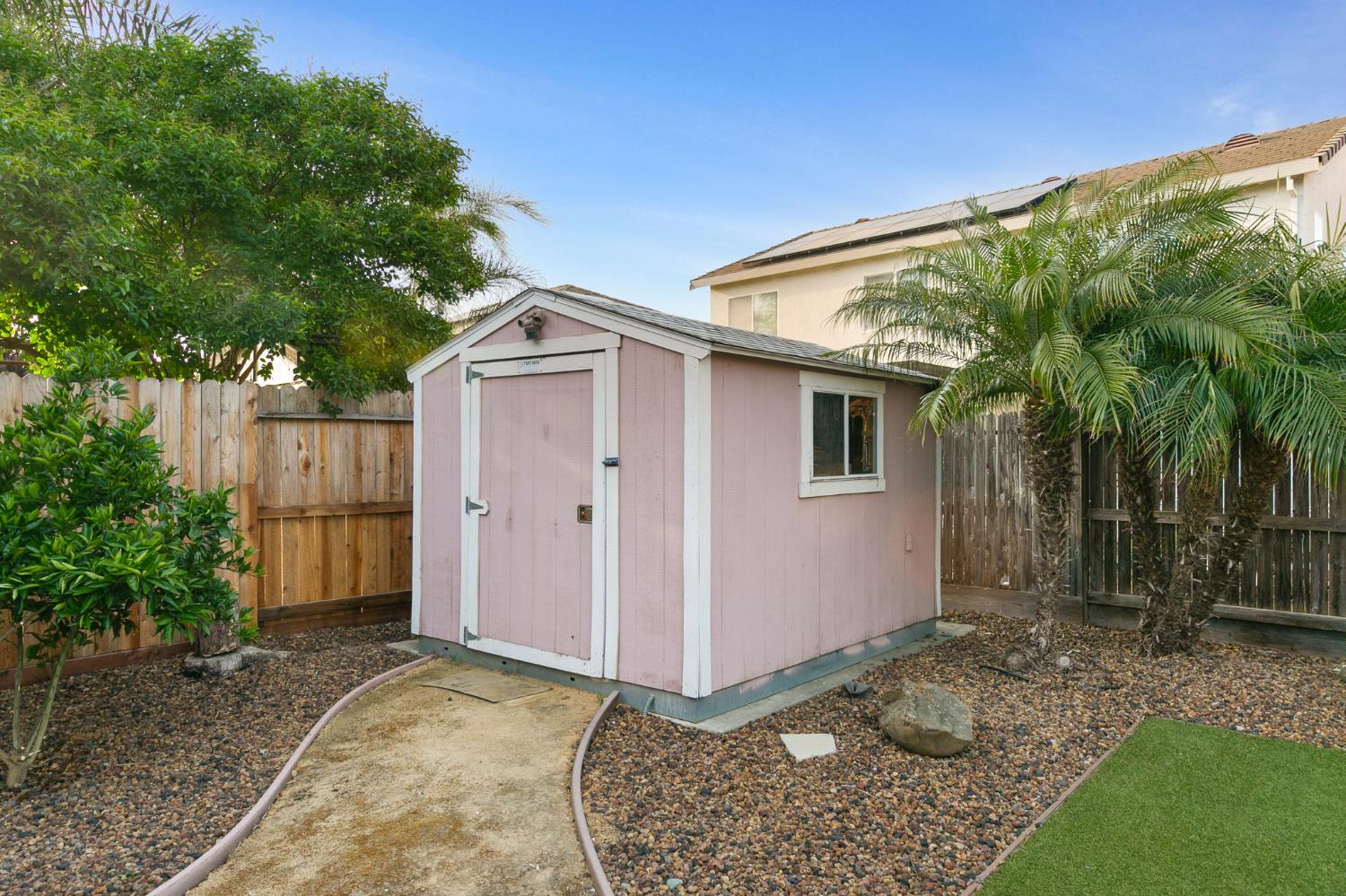 1813 Elston Circle
