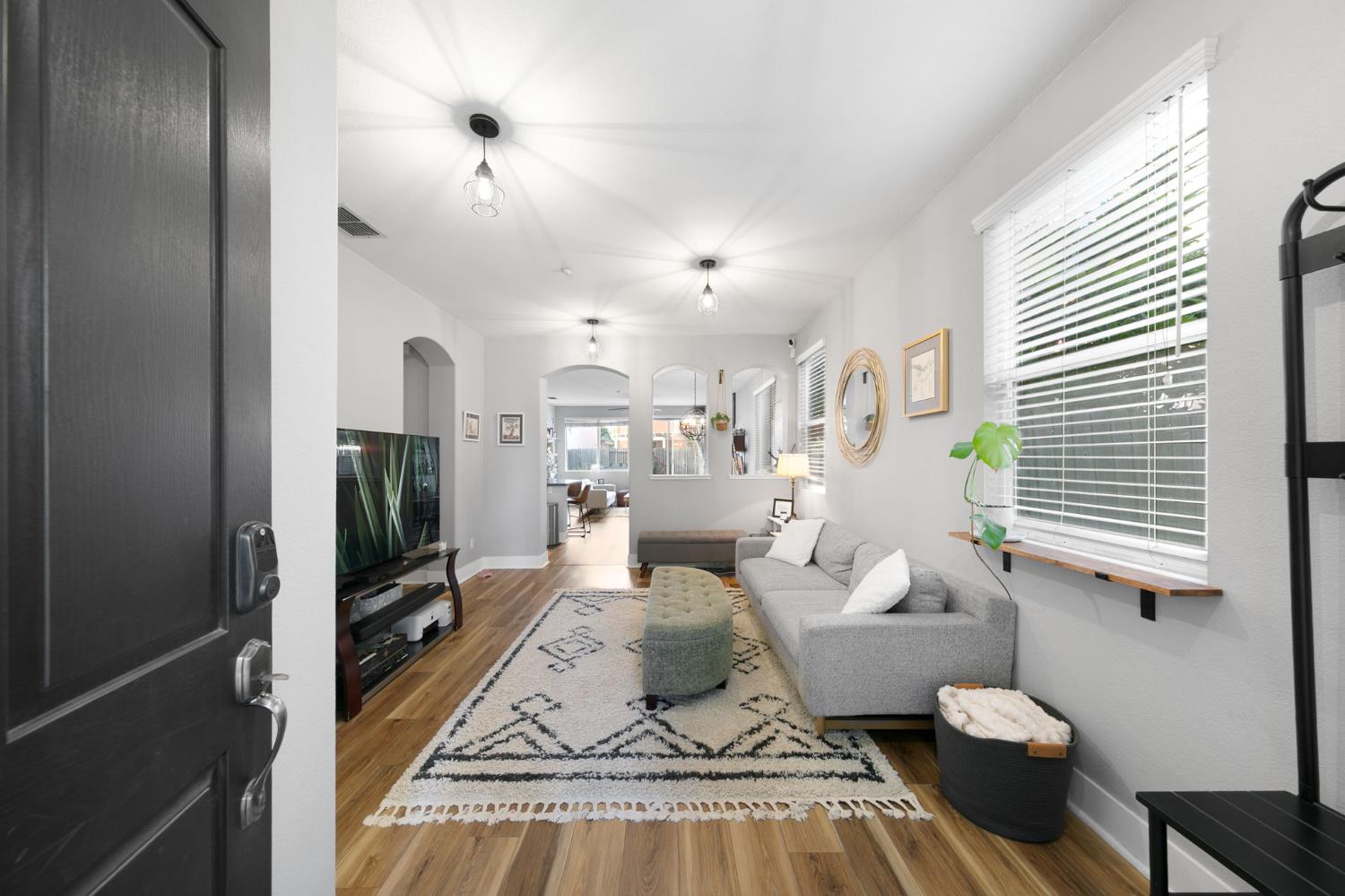 1813 Elston Circle