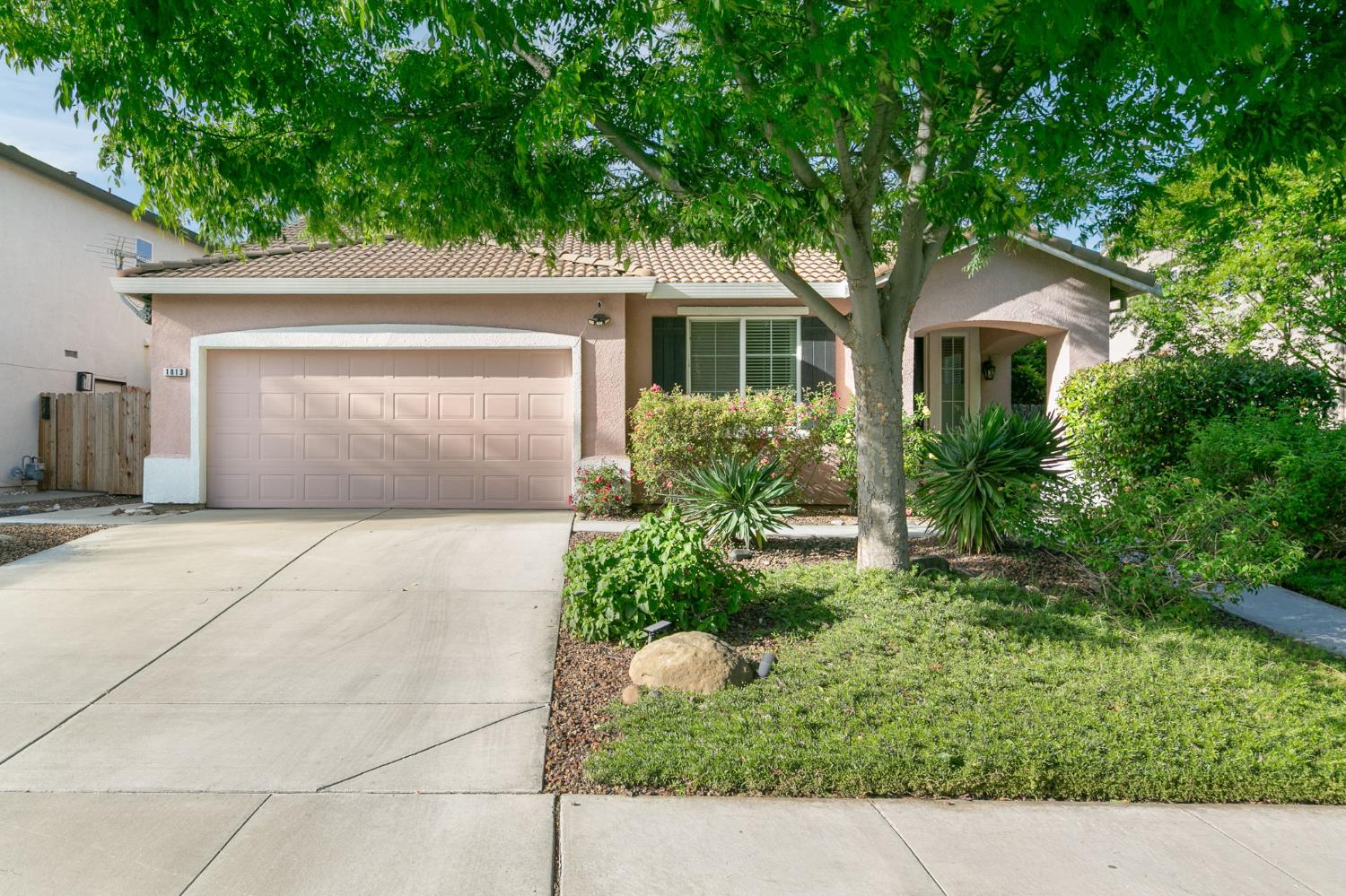 1813 Elston Circle