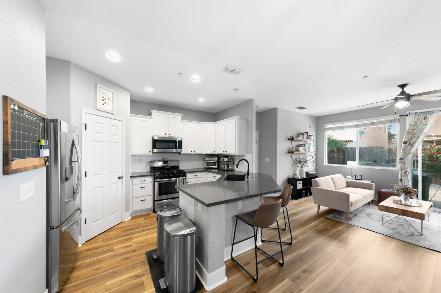 1813 Elston Circle