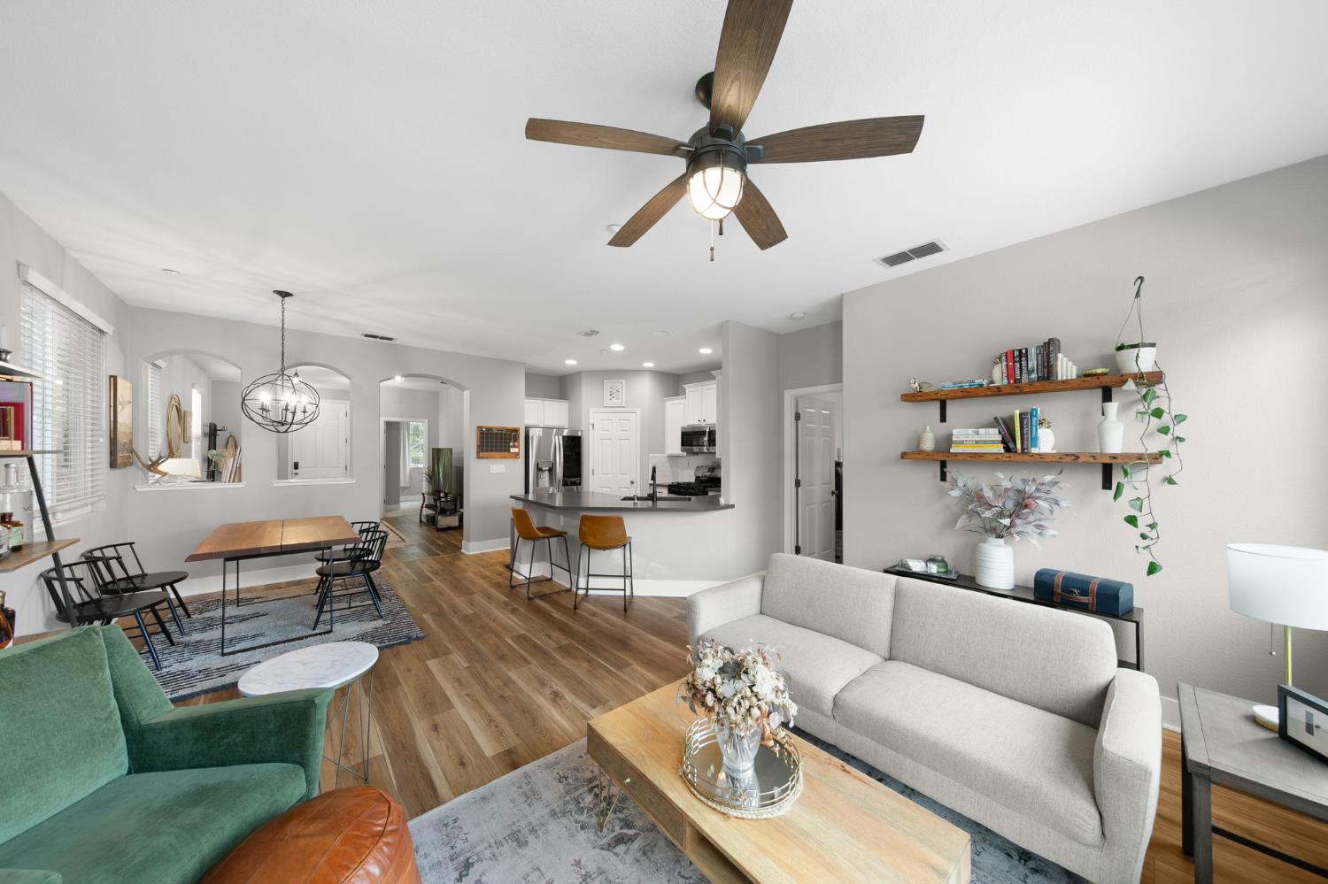 1813 Elston Circle