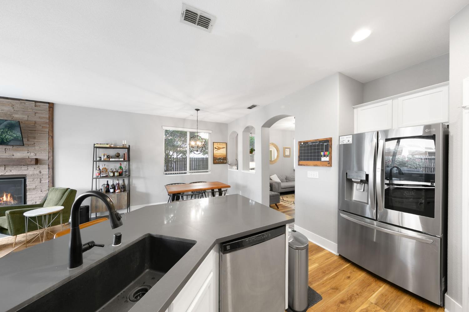 1813 Elston Circle