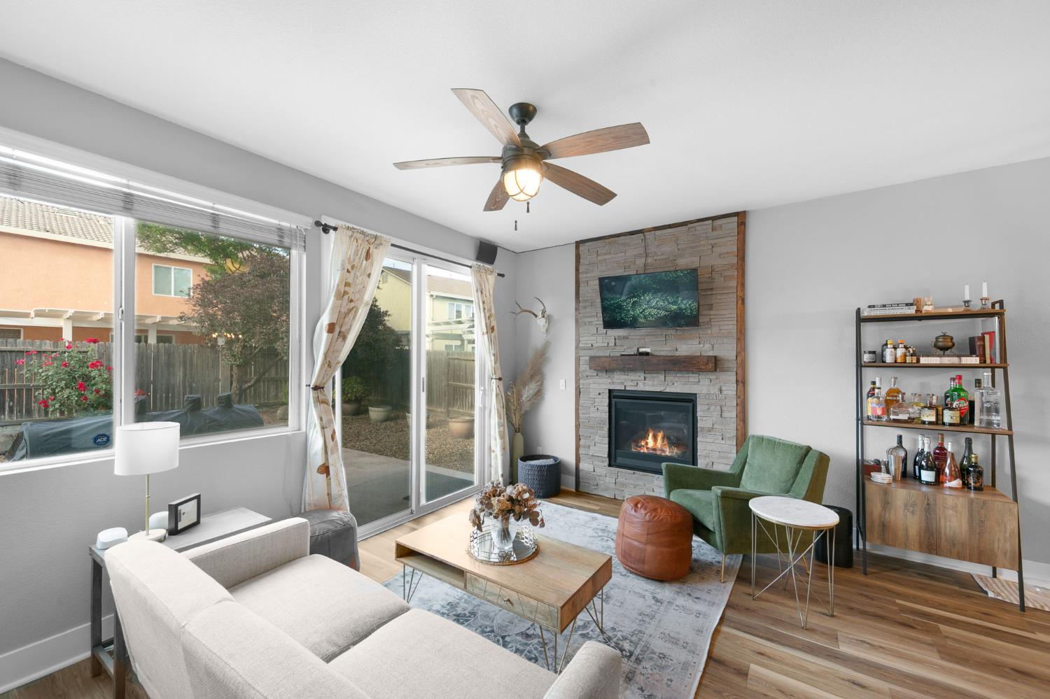 1813 Elston Circle