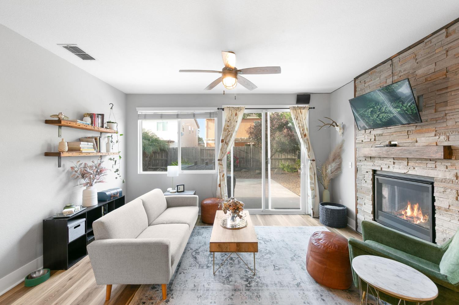 1813 Elston Circle
