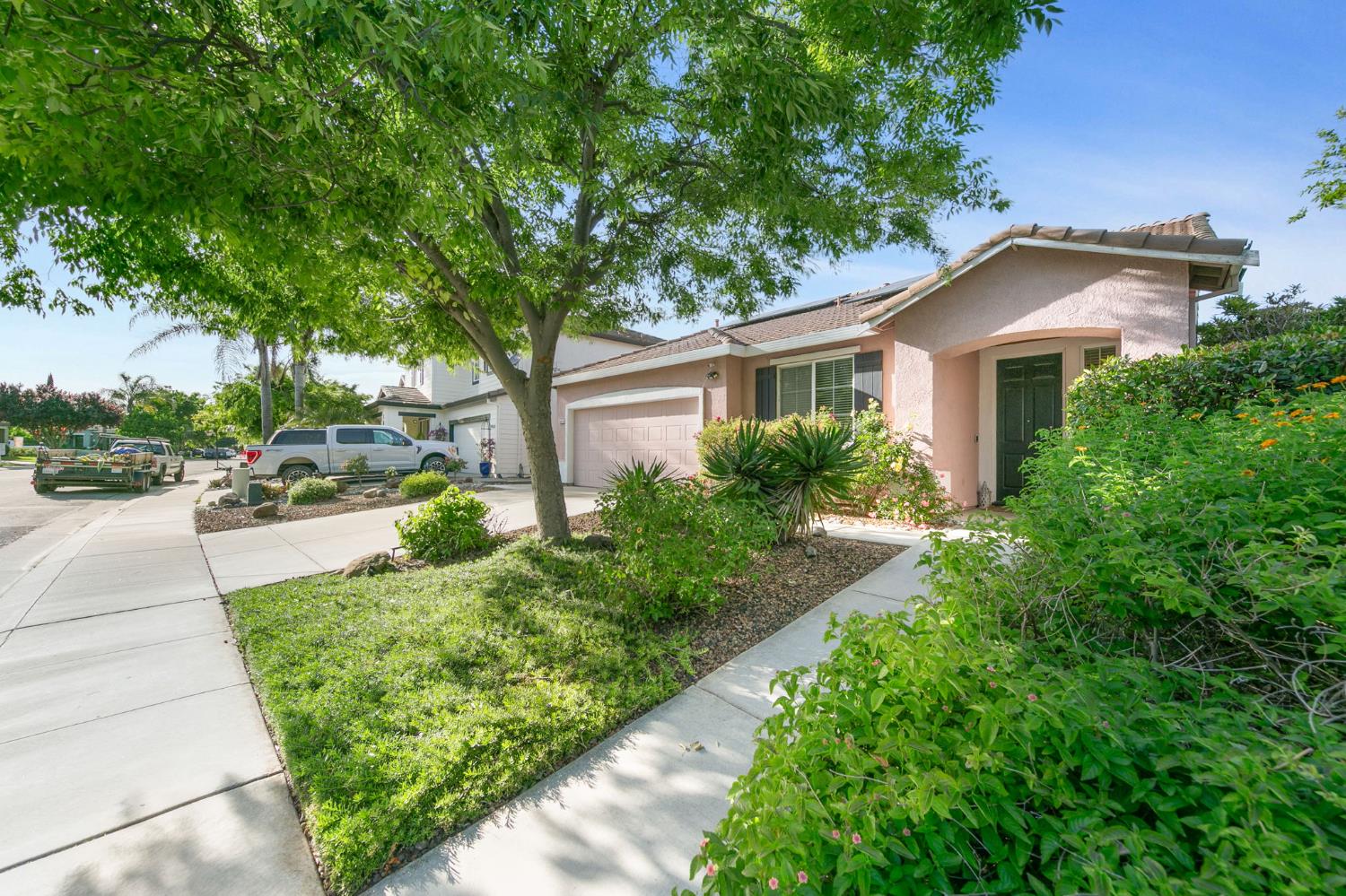 1813 Elston Circle