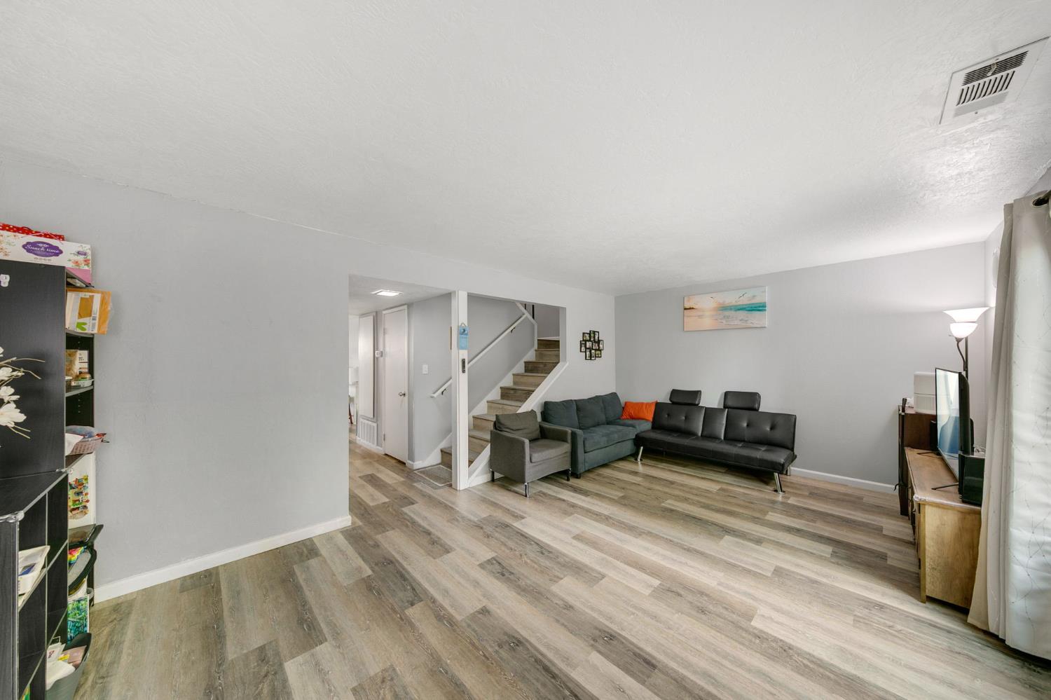 3584 Larchmont Square Lane