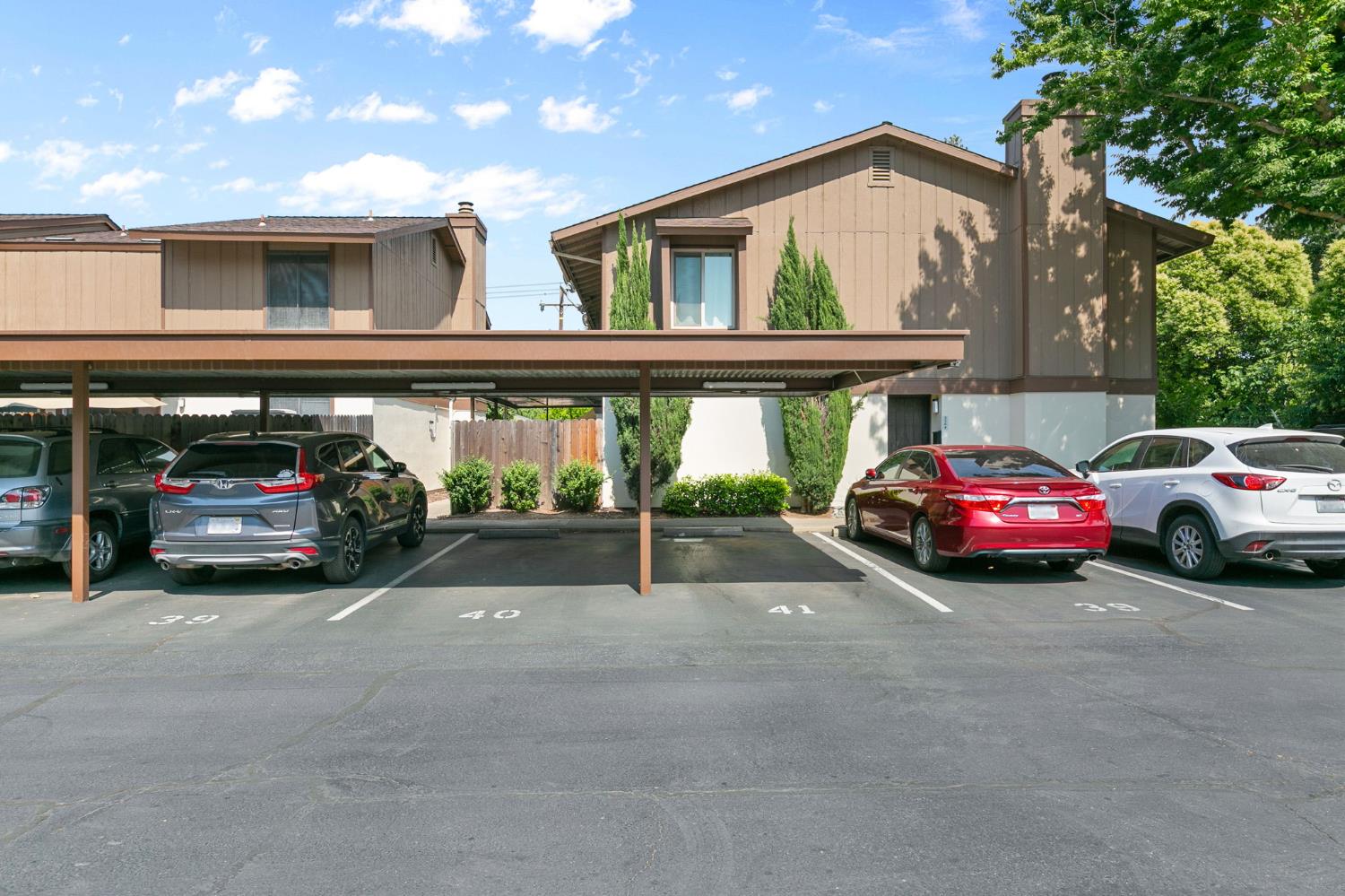 3584 Larchmont Square Lane