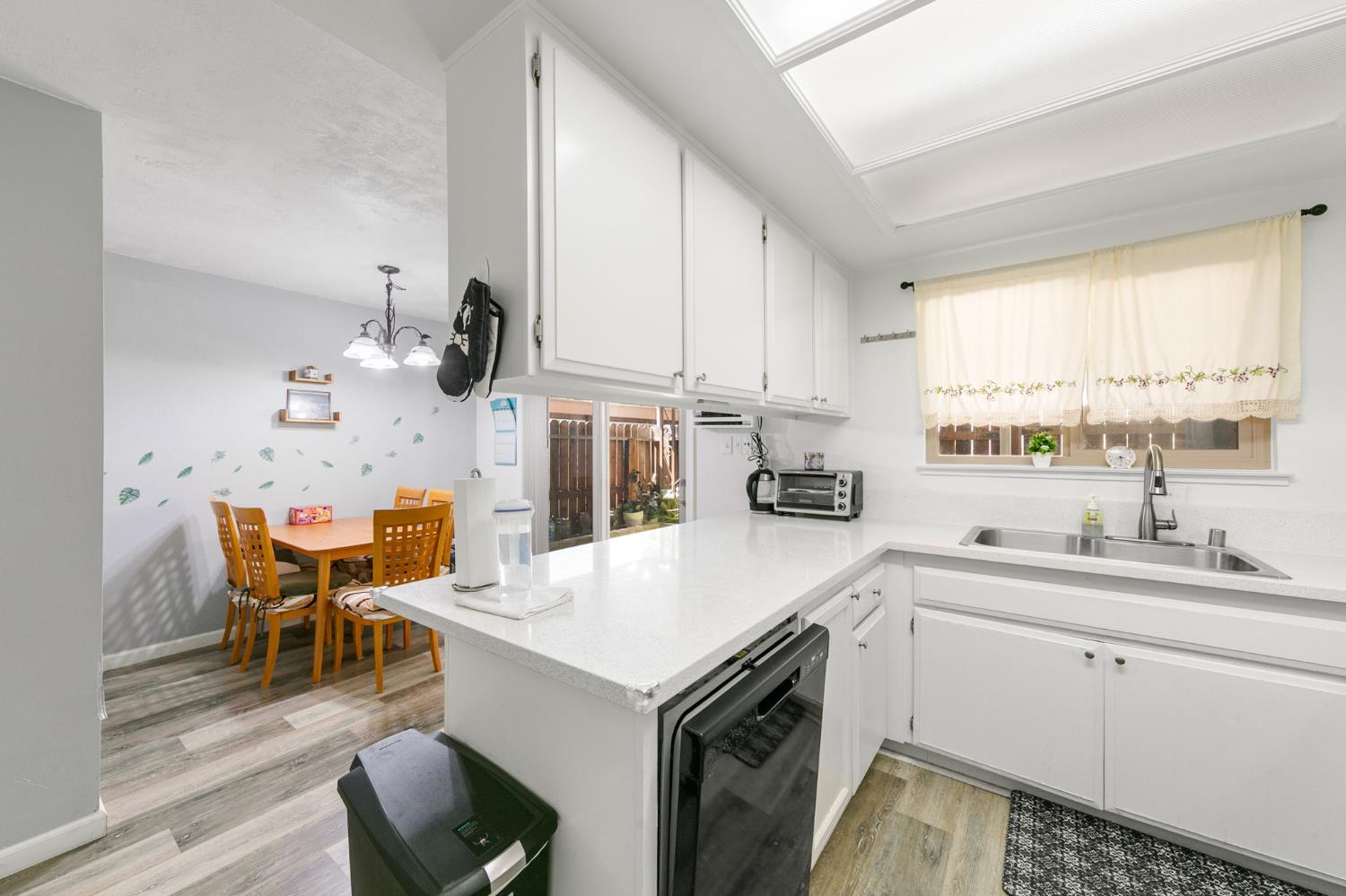 3584 Larchmont Square Lane