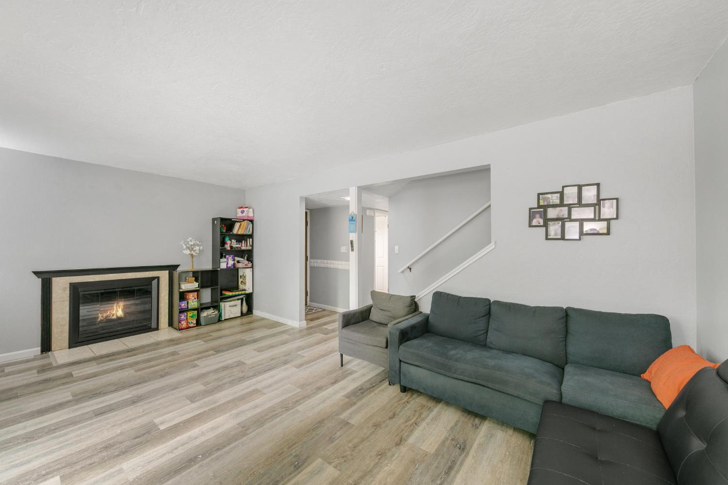3584 Larchmont Square Lane