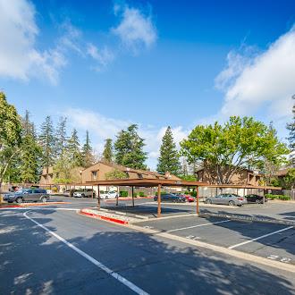 3584 Larchmont Square Lane