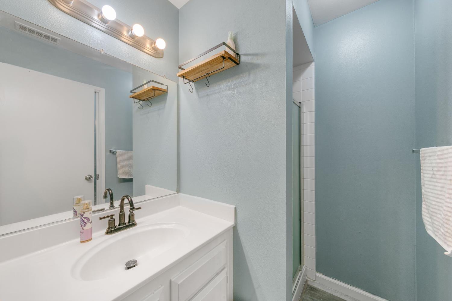 3584 Larchmont Square Lane