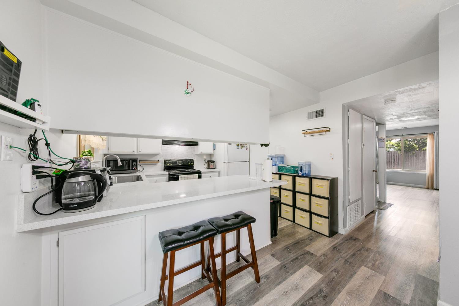 3584 Larchmont Square Lane