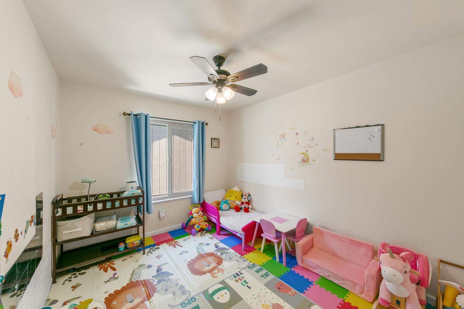 3584 Larchmont Square Lane
