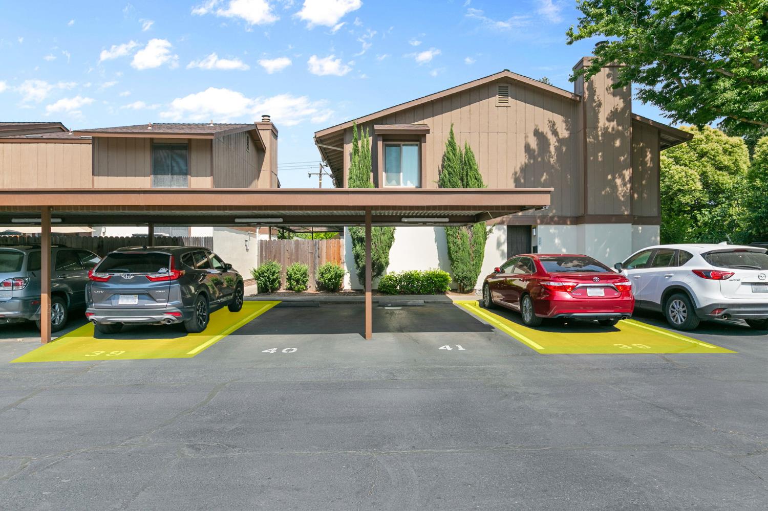 3584 Larchmont Square Lane