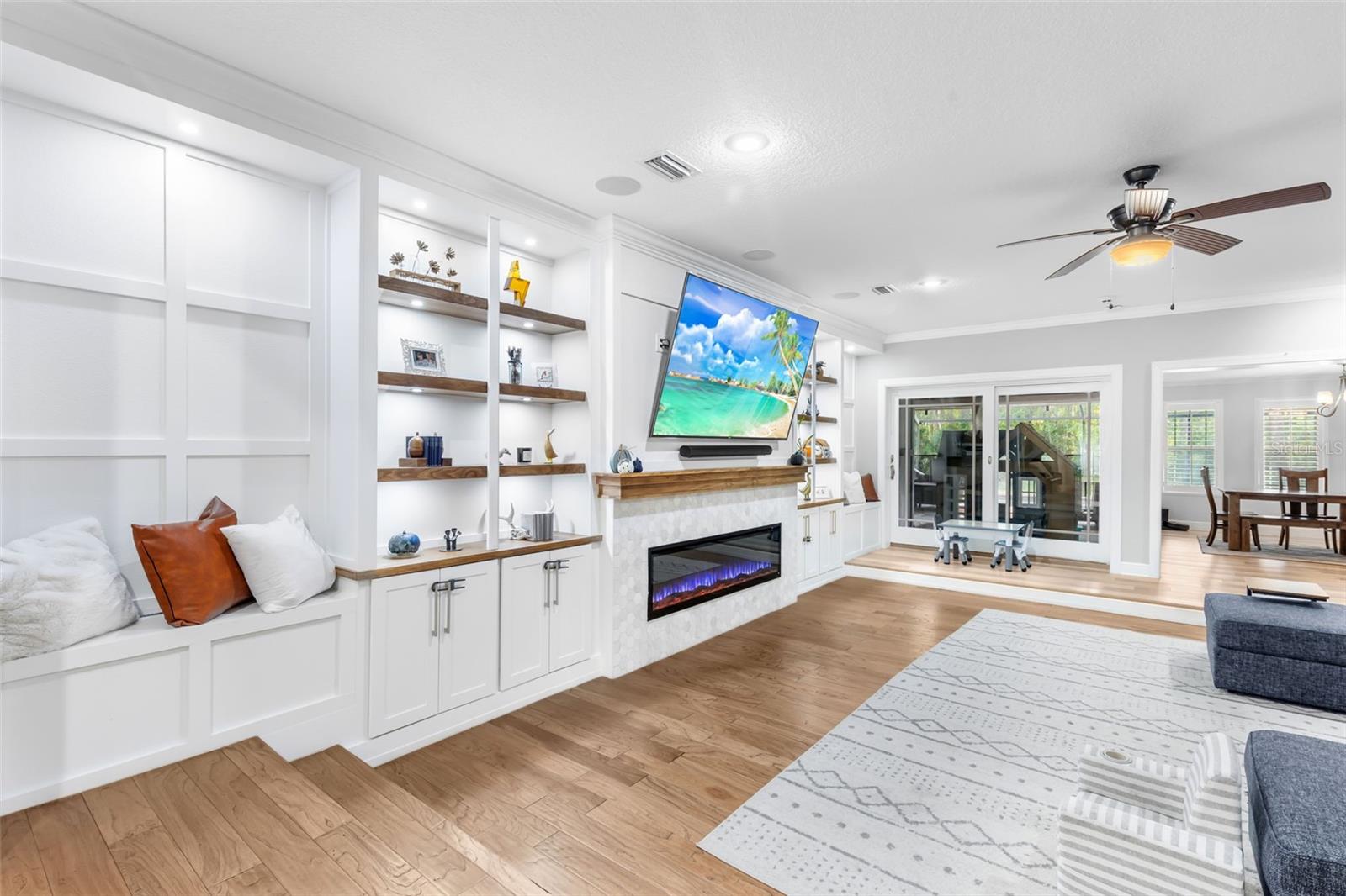 28042 LINDENHURST DR