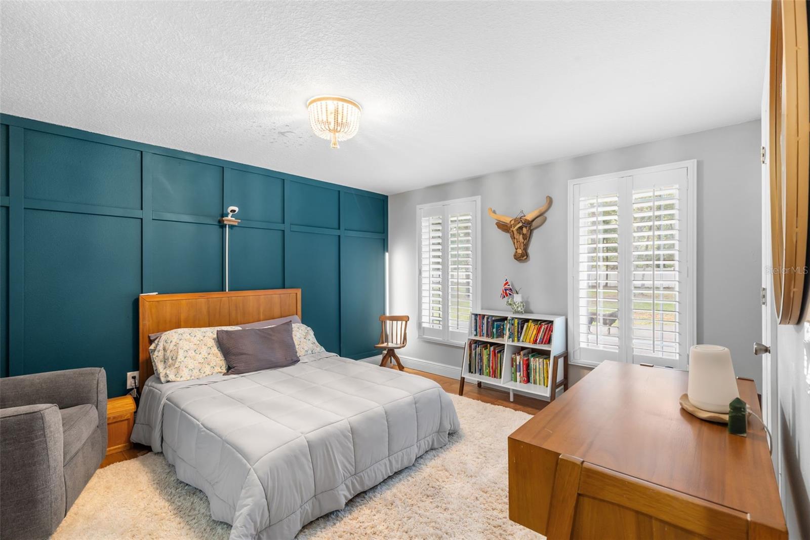 28042 LINDENHURST DR