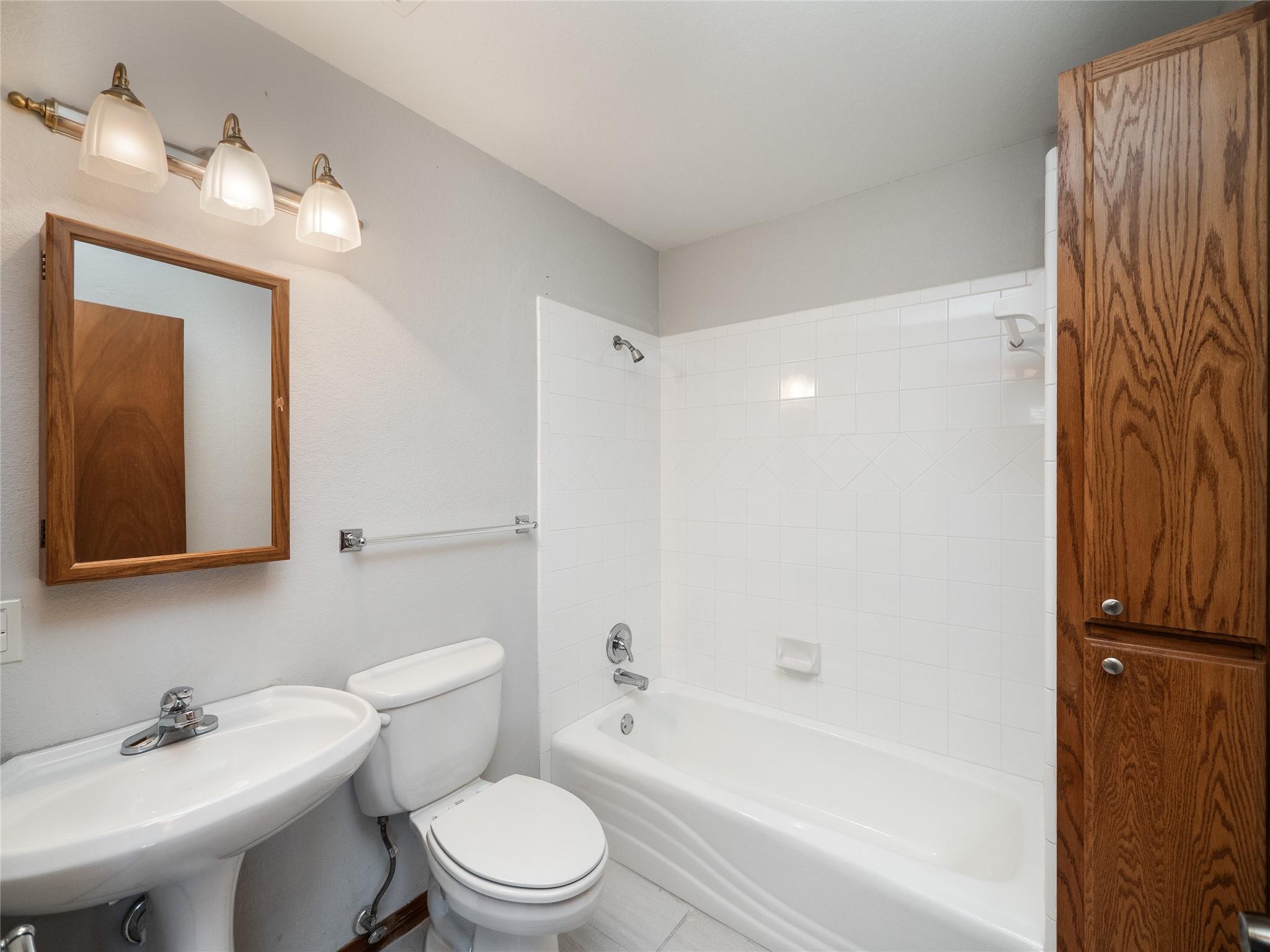 440 Balcones Ridgeway