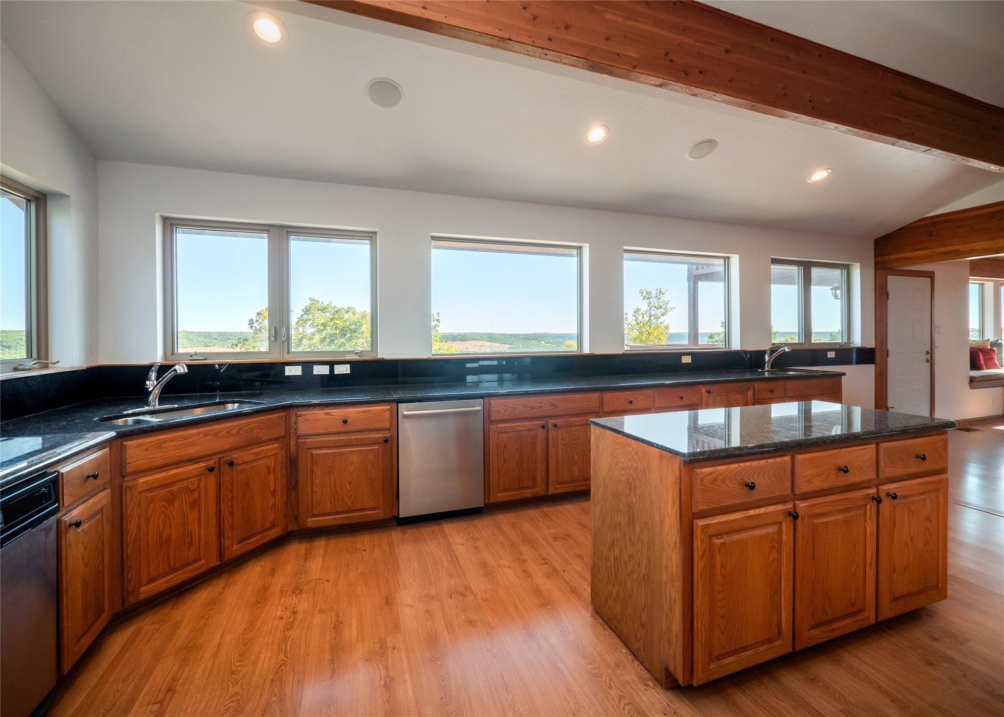 440 Balcones Ridgeway