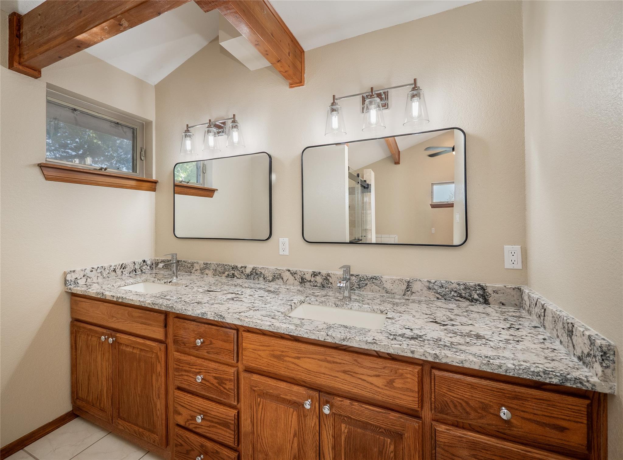 440 Balcones Ridgeway