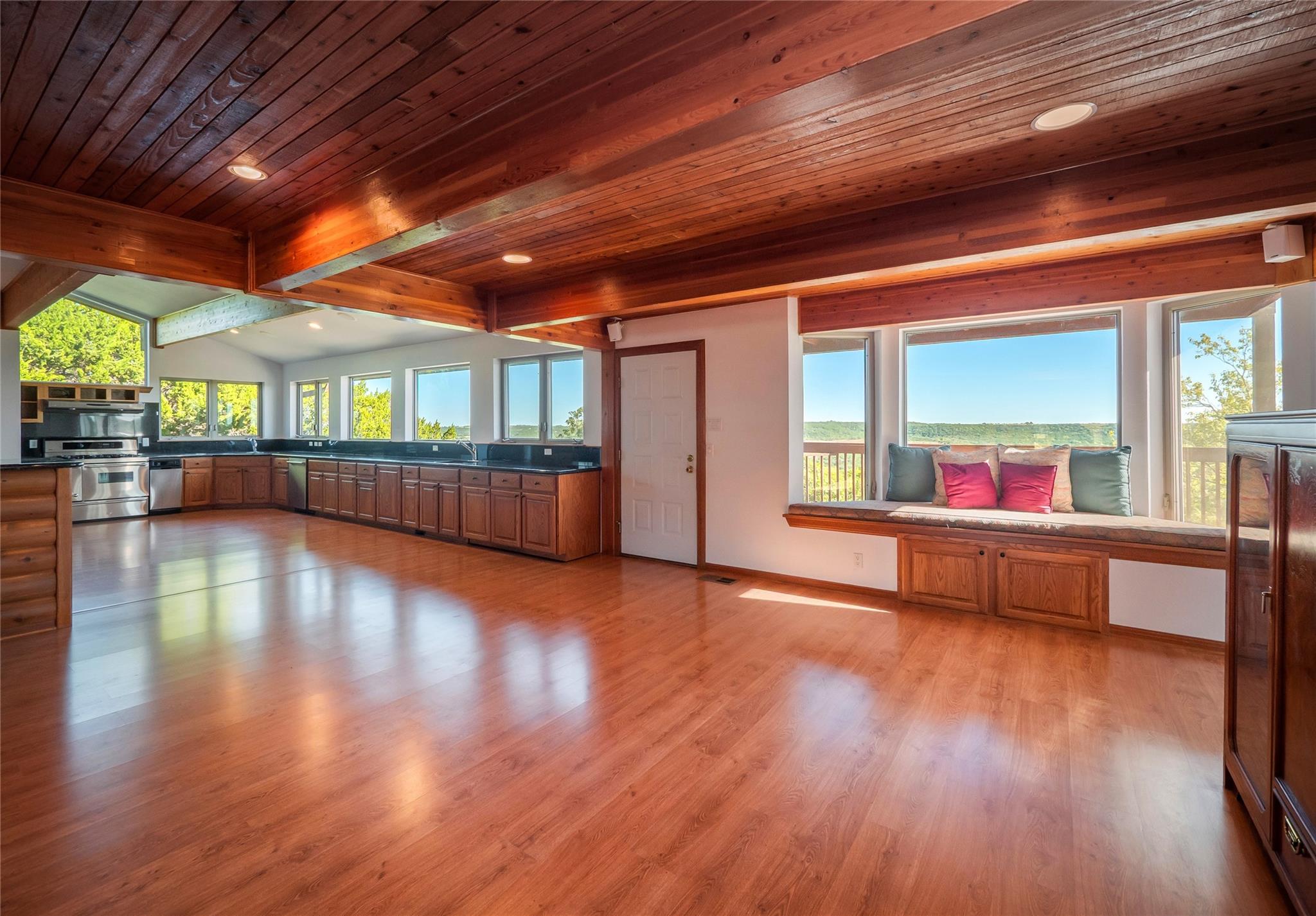 440 Balcones Ridgeway