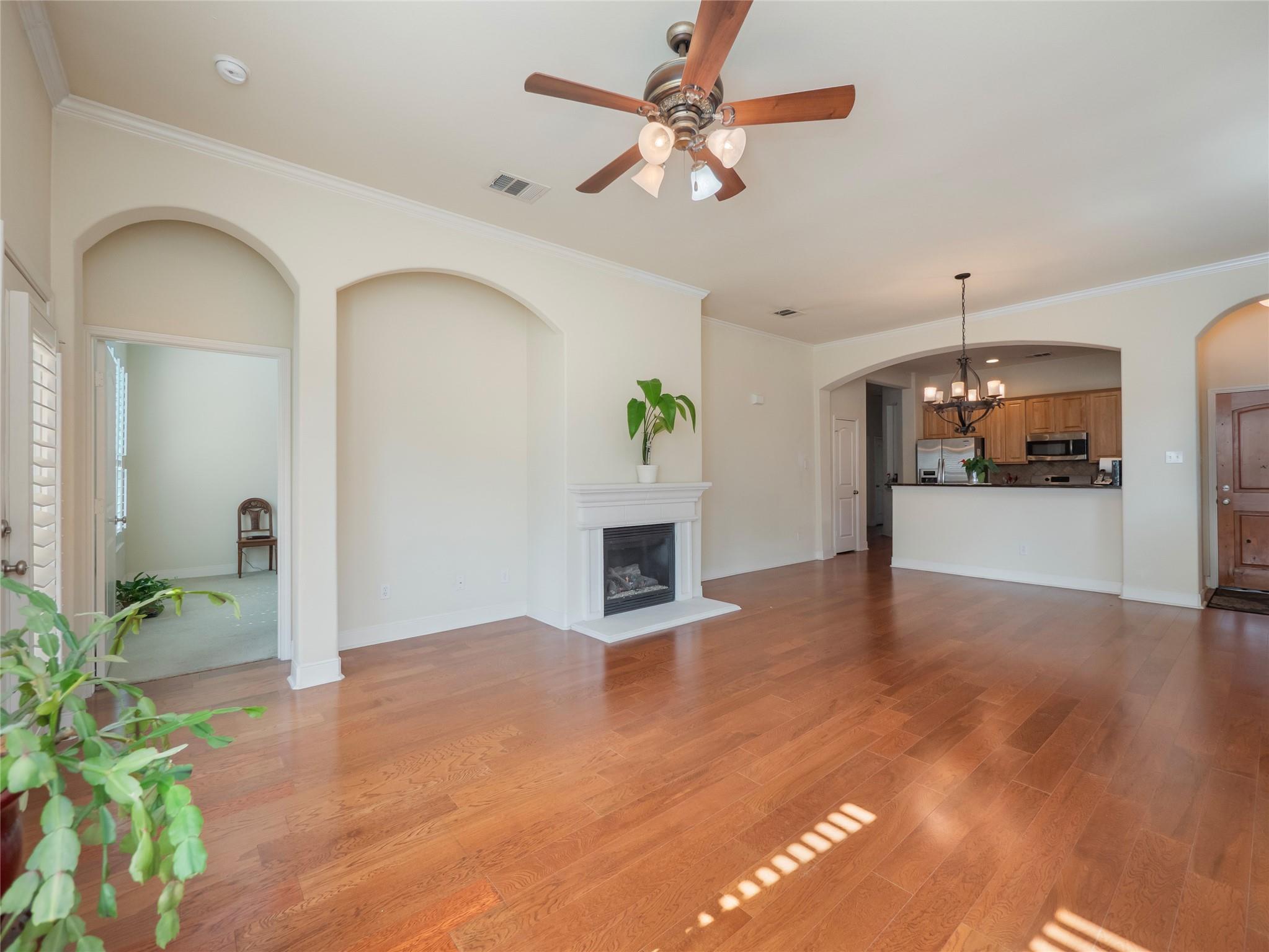 2210 Onion Creek PKWY # 1404