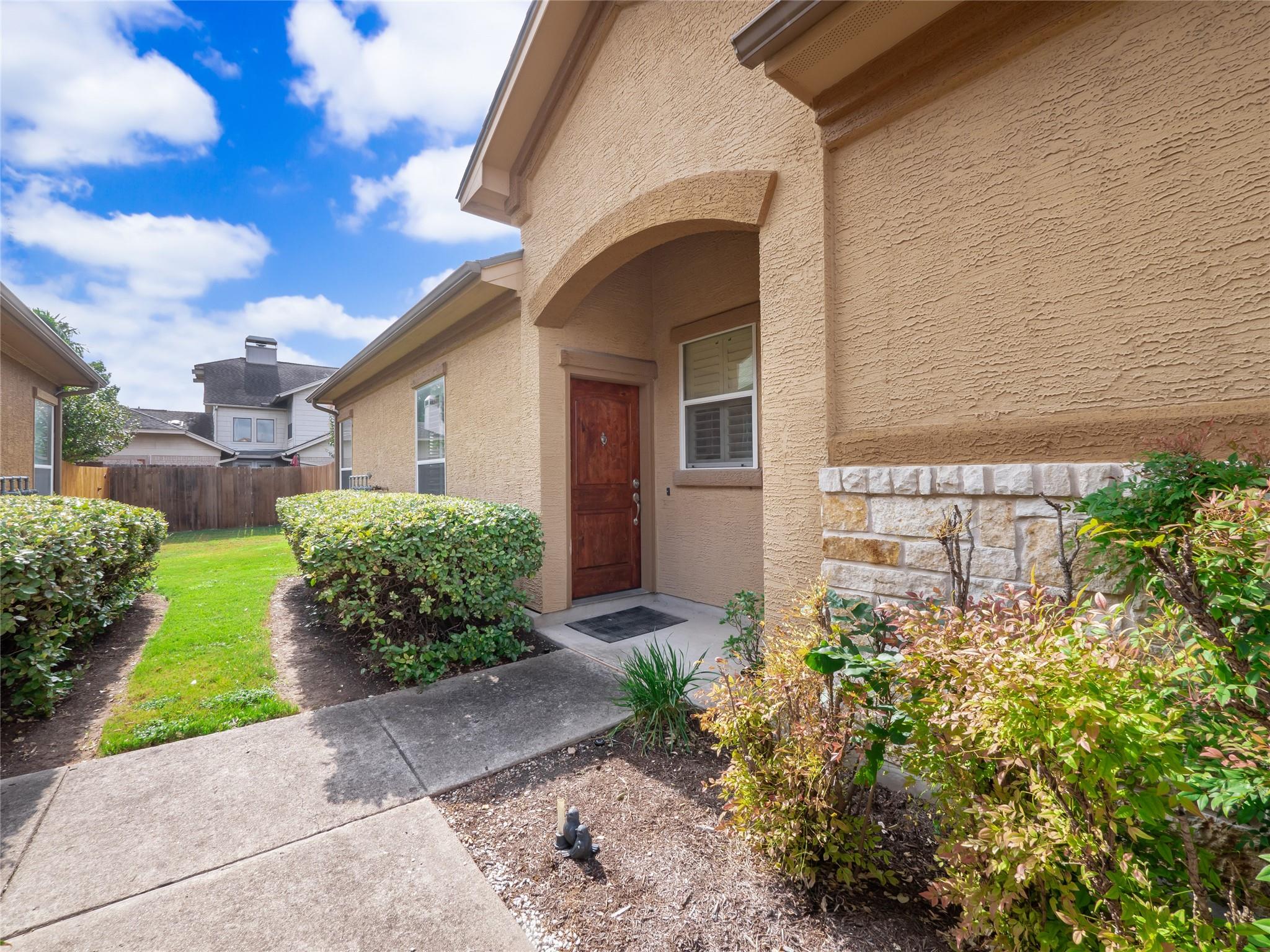 2210 Onion Creek PKWY # 1404